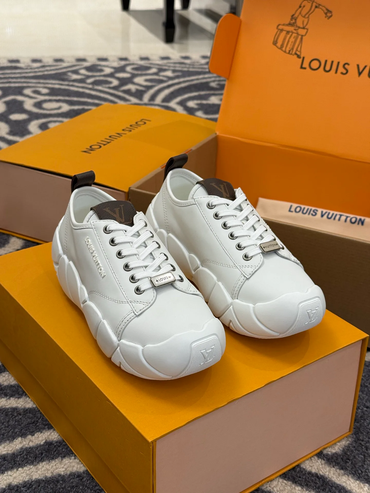 Кроссовки Женские Louis Vuitton 140469