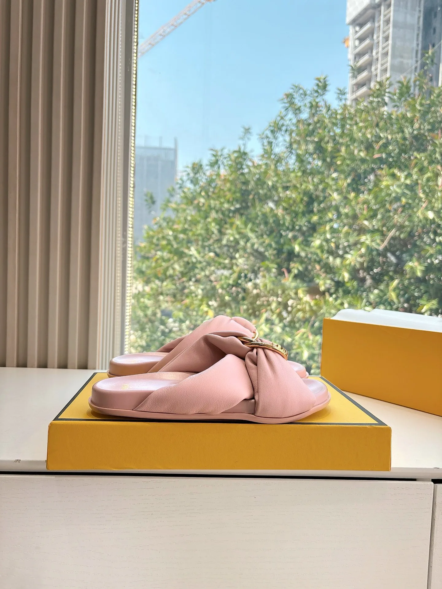 Шлепанцы Женские Fendi 26009