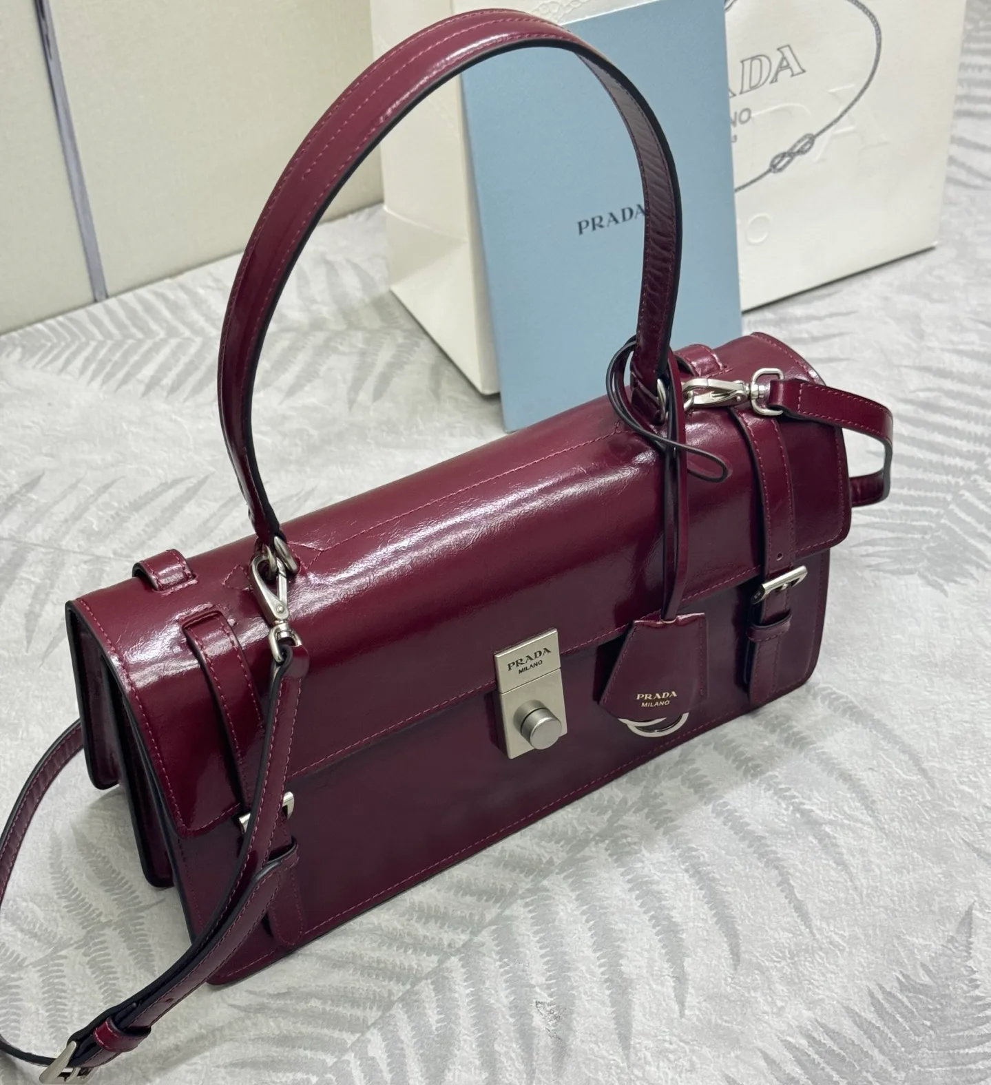 Классические Сумки Женские Prada 11462456