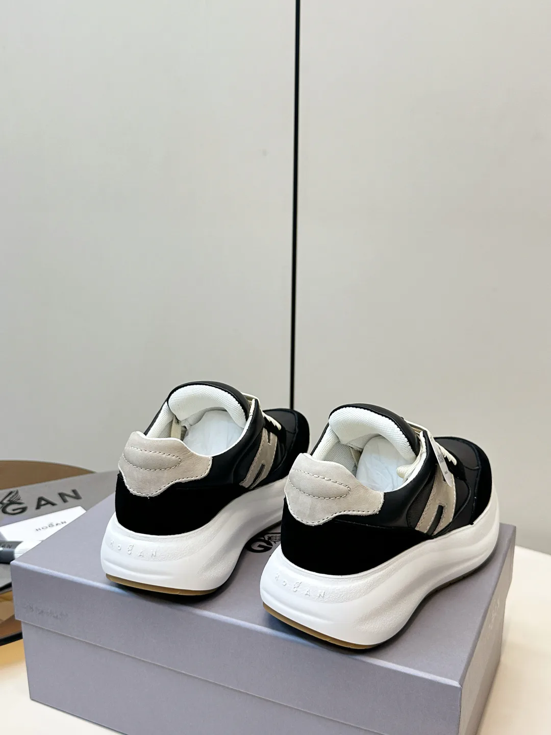 Кроссовки Женские Hogan 12835309