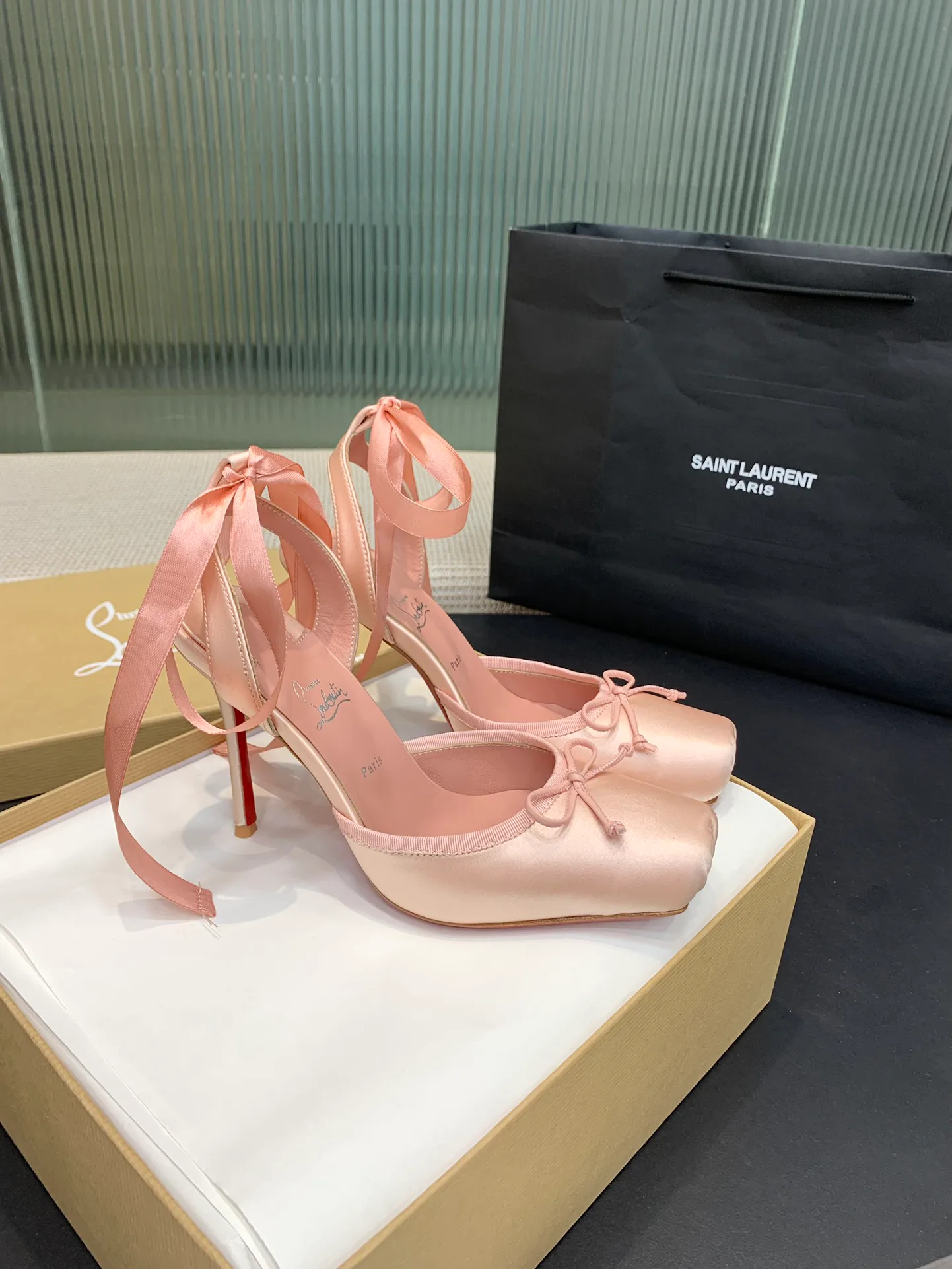 Туфли Женские Christian Louboutin 17132