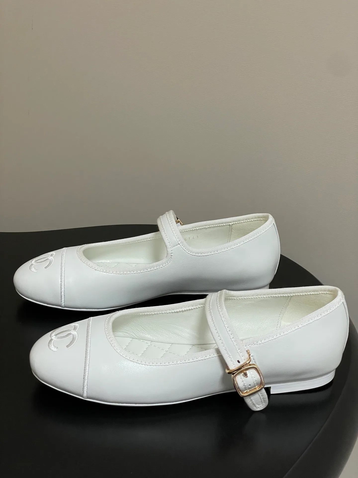 Туфли Женские Chanel 18764072