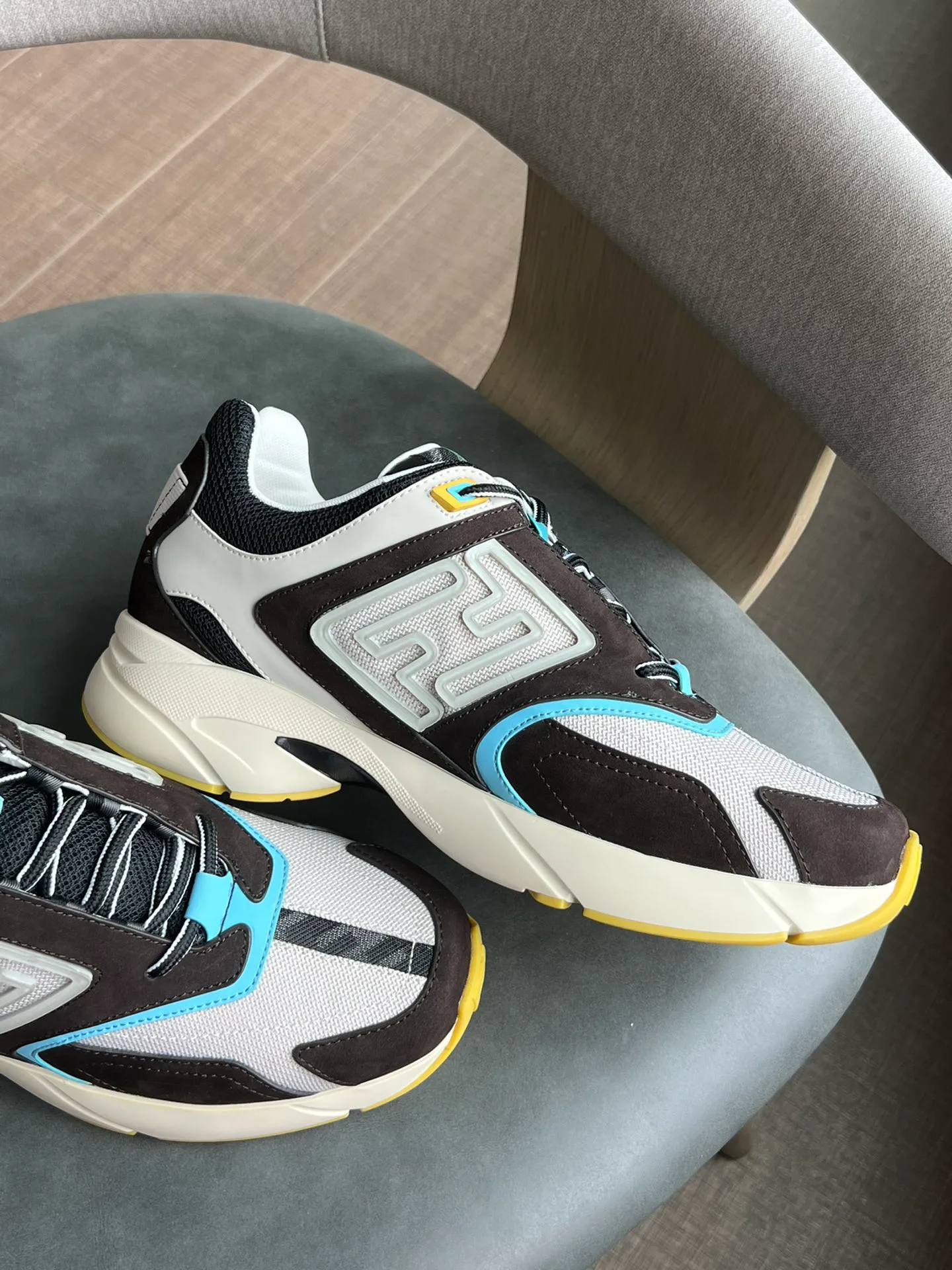 Кроссовки Женские Fendi 353525