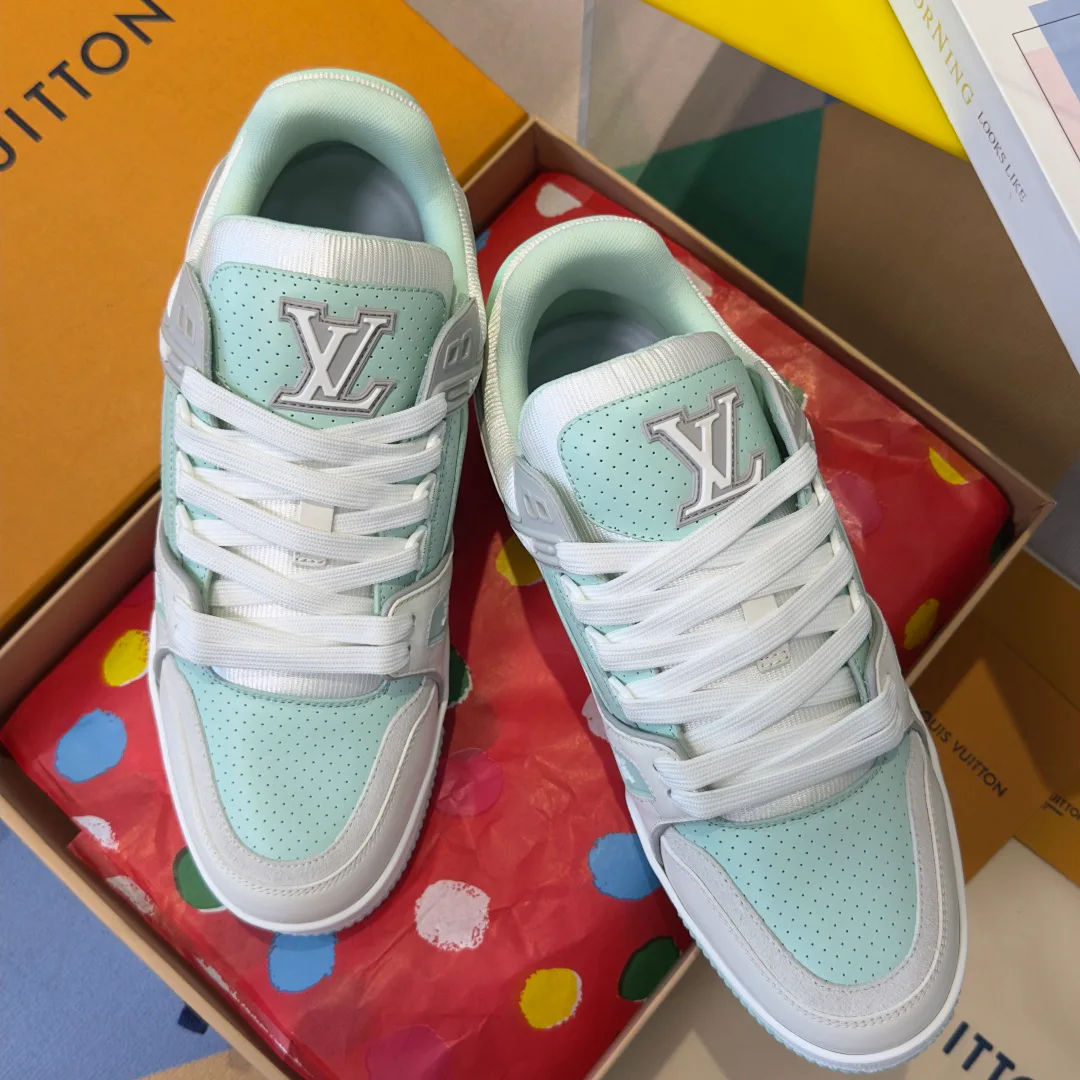Кроссовки Женские Louis Vuitton 17483745