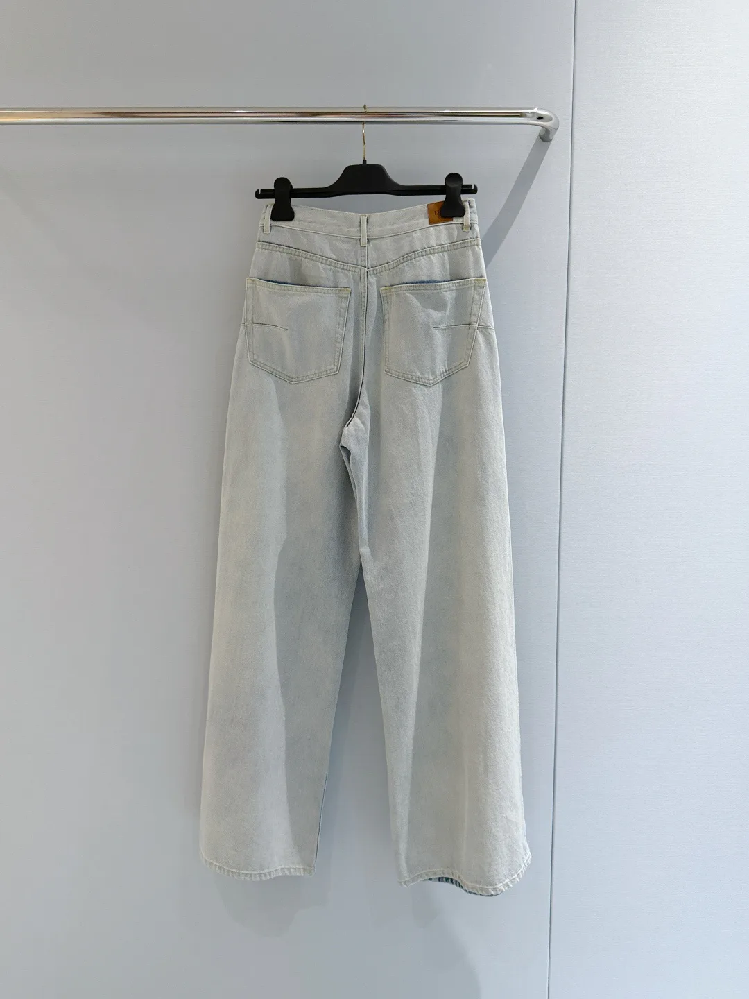 Джинсы Женские Christian Dior 17340485