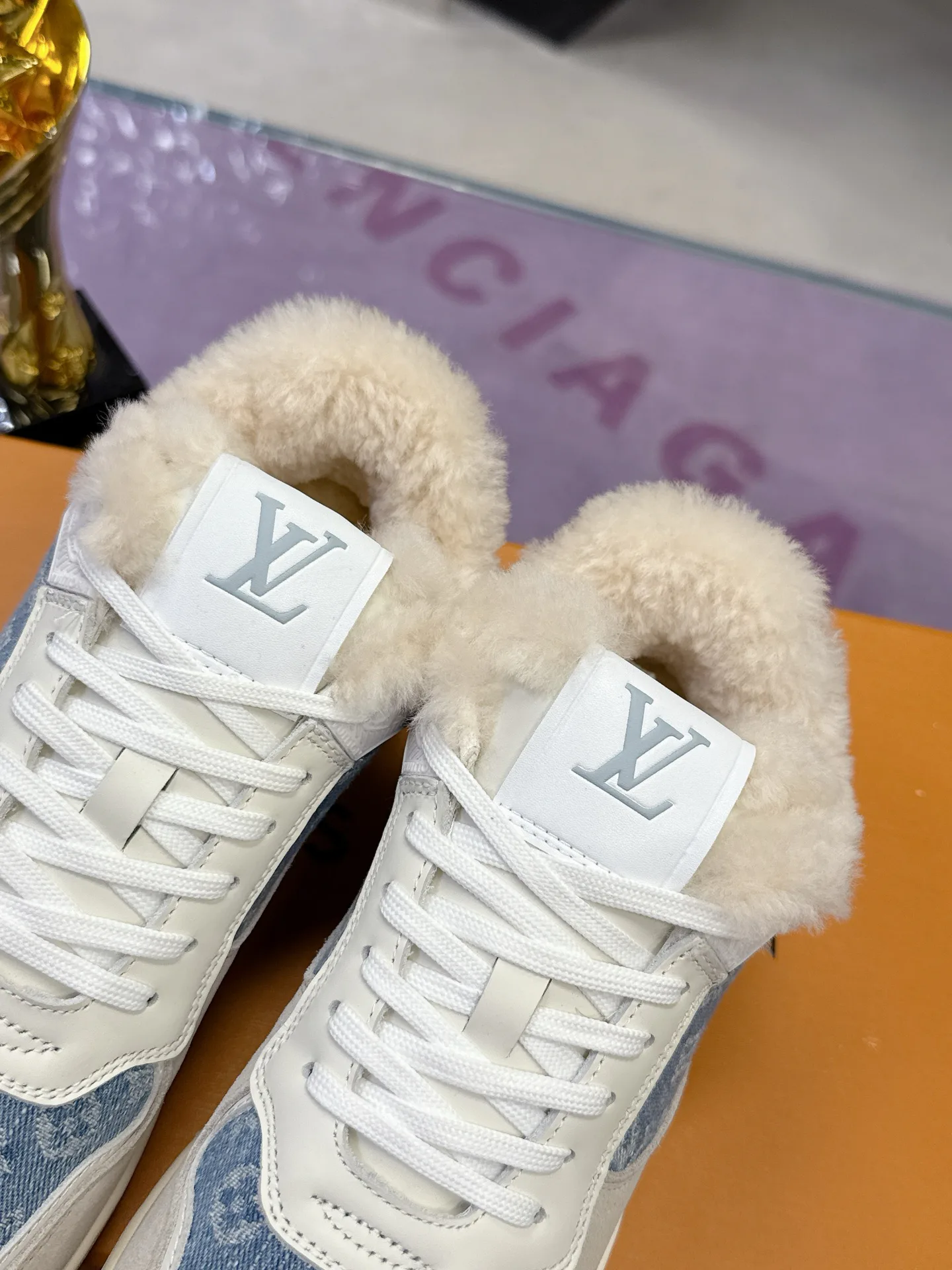 Кроссовки Женские Louis Vuitton 379402