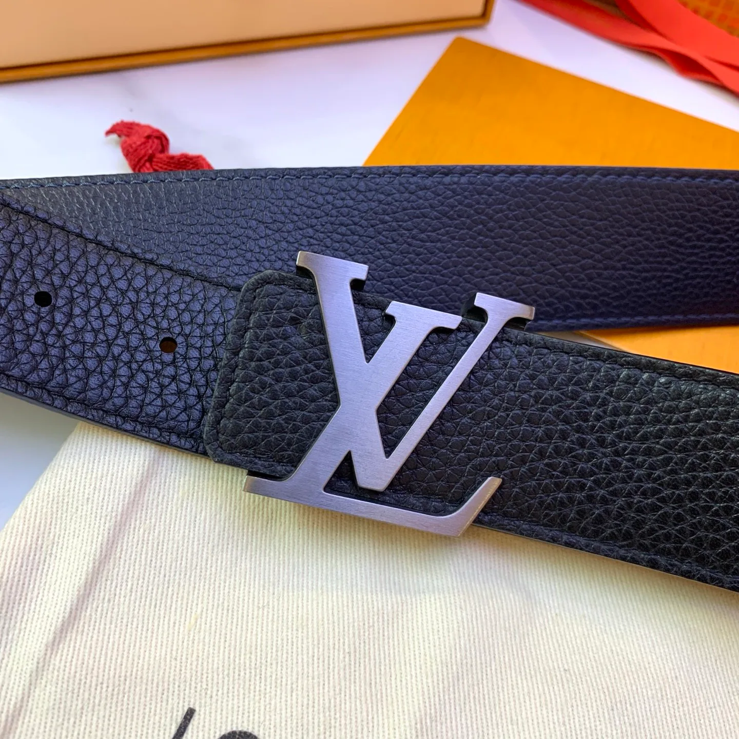 Ремни Louis Vuitton 17682159