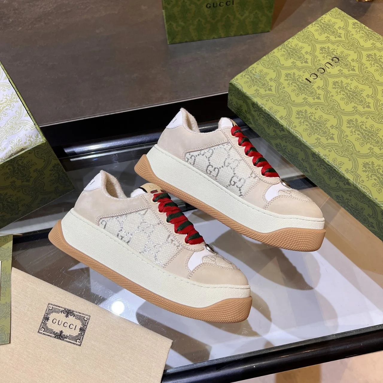 Кроссовки Женские Gucci 907443