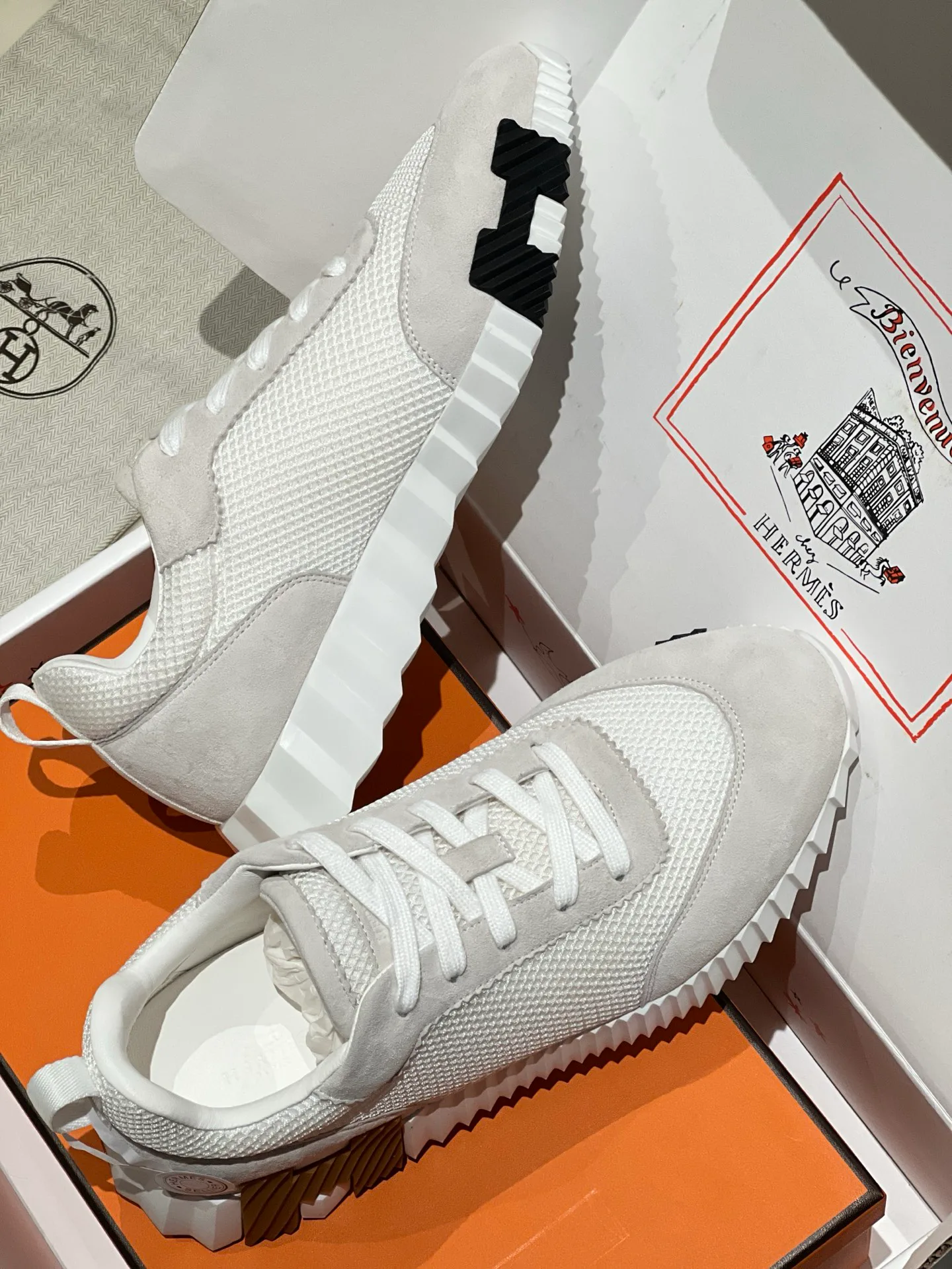 Кроссовки Женские Hermes 18080309