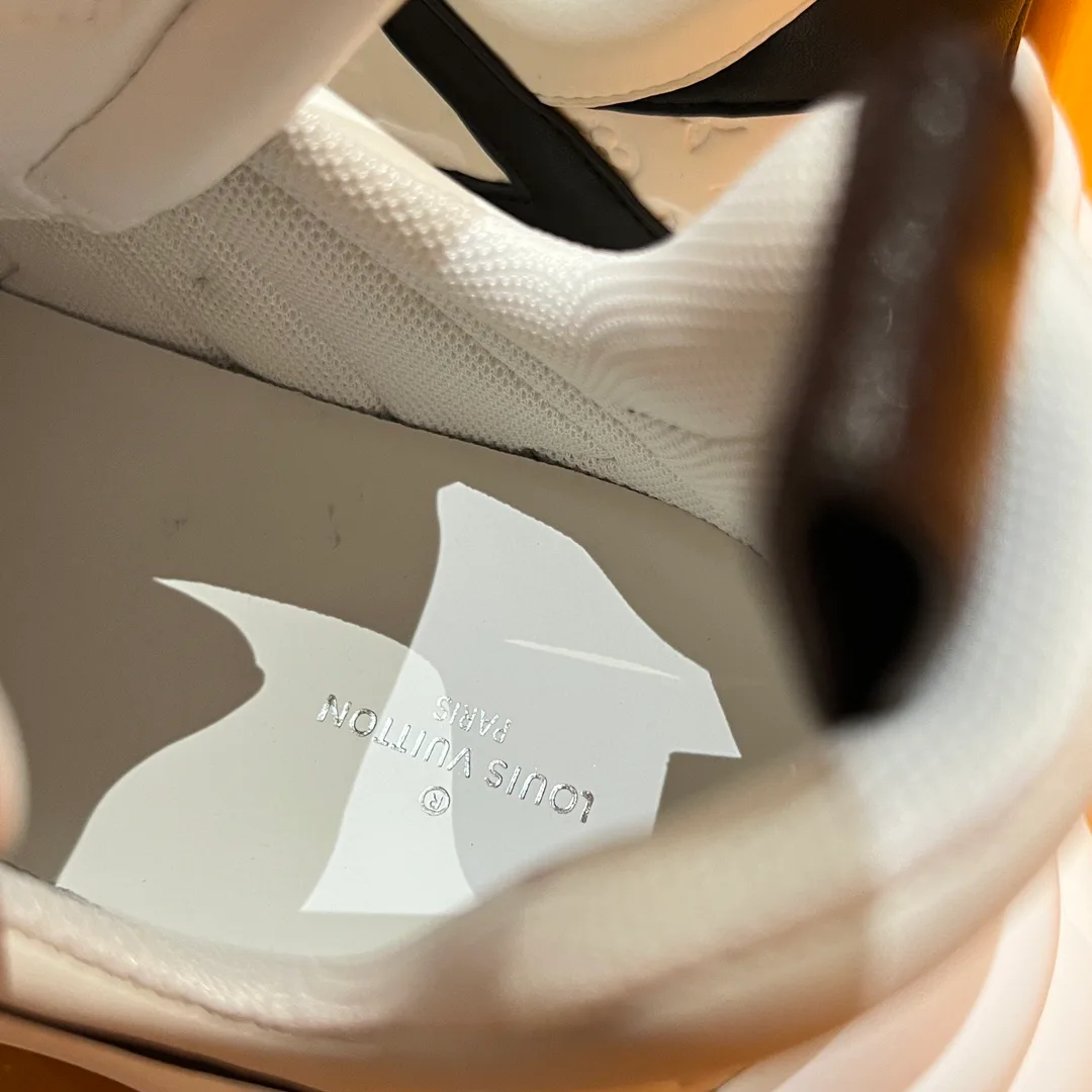 Кроссовки Женские Louis Vuitton 371393