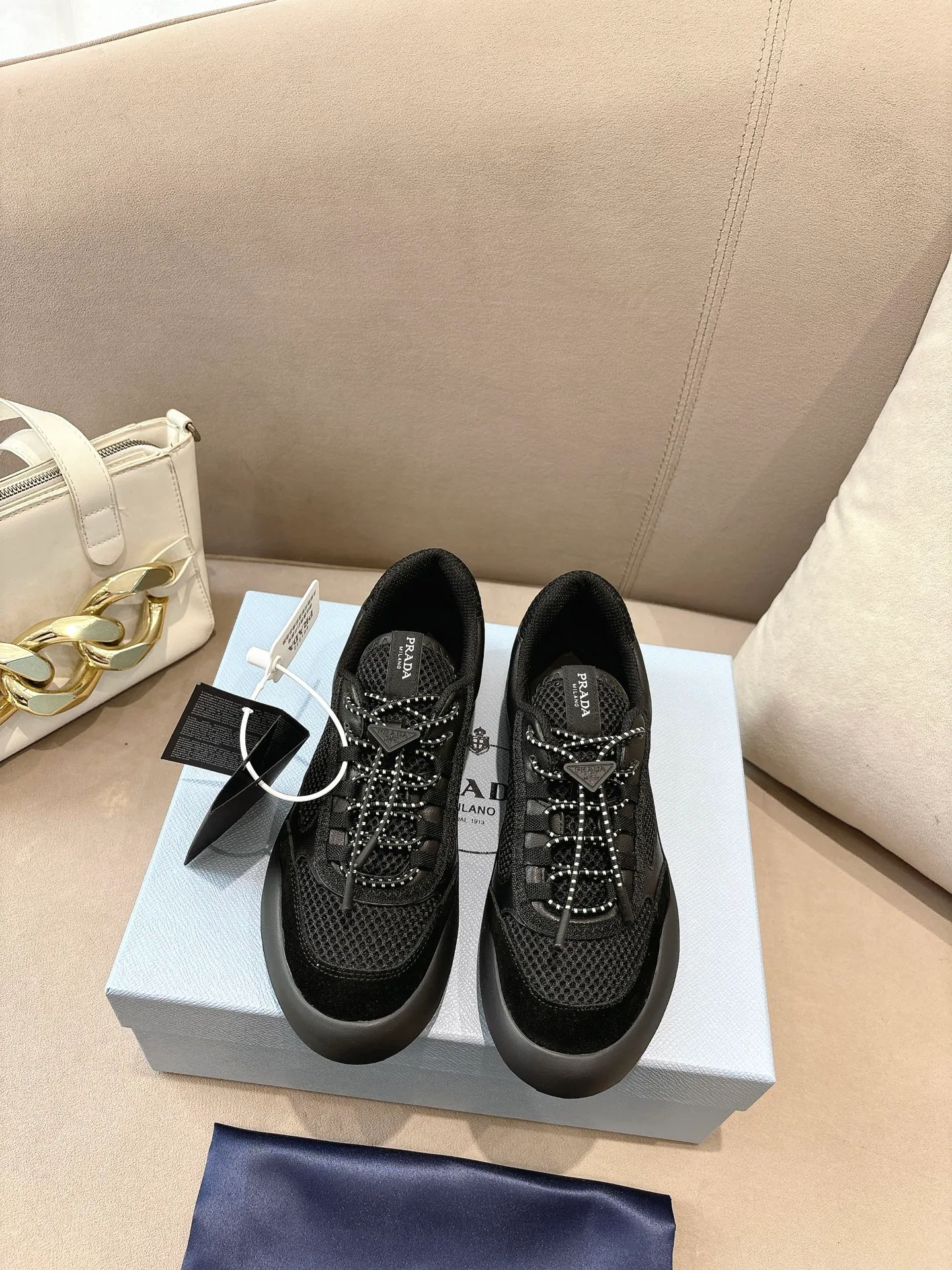 Кроссовки Мужские Prada 11410379