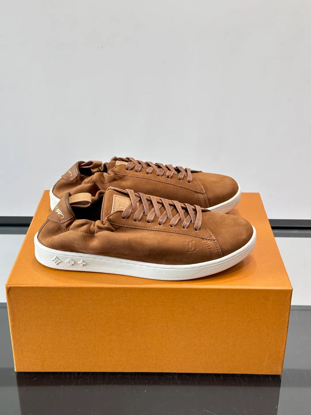 Кроссовки Мужские Louis Vuitton 18263698