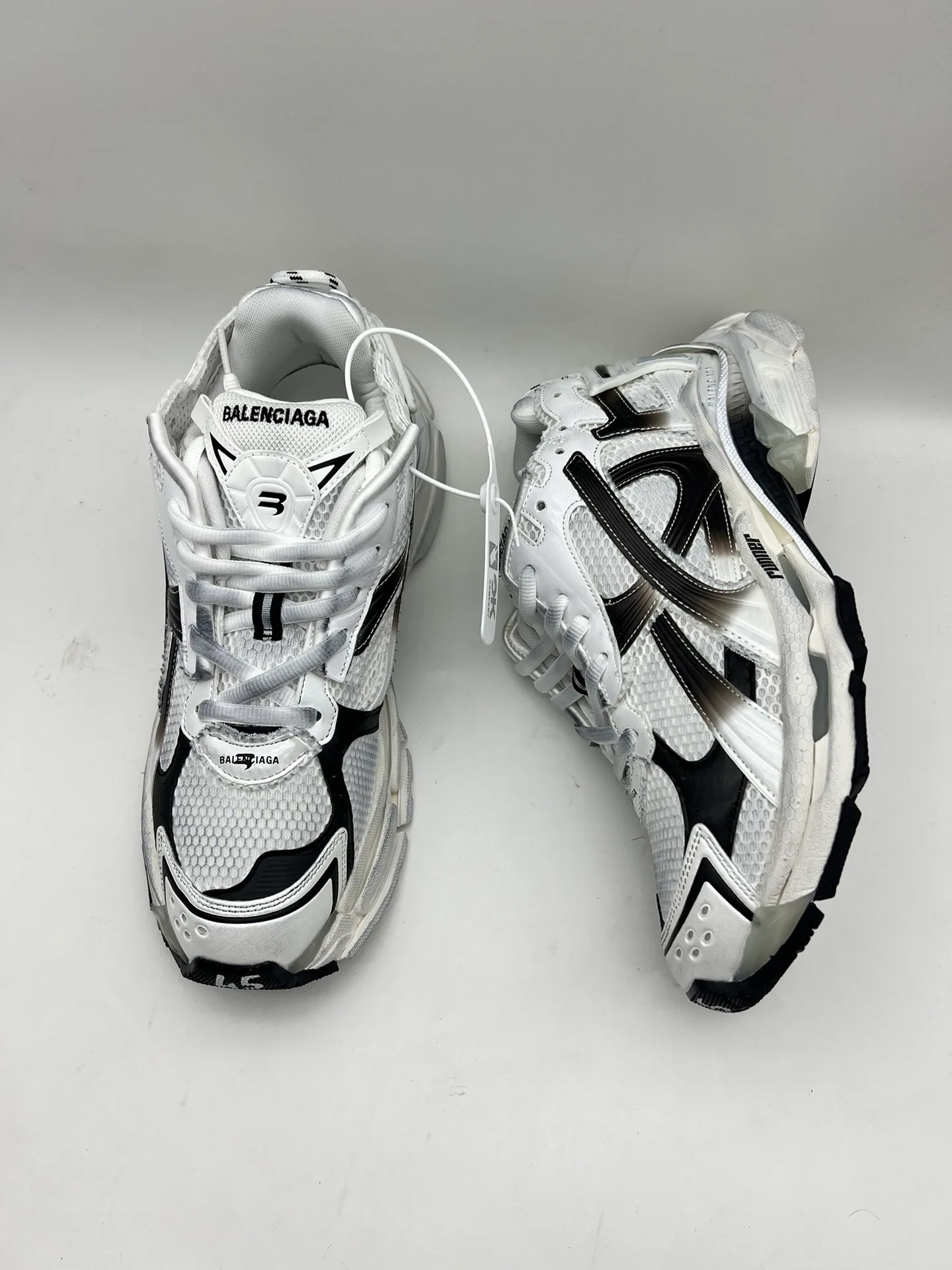 Кроссовки Женские Balenciaga 18589189
