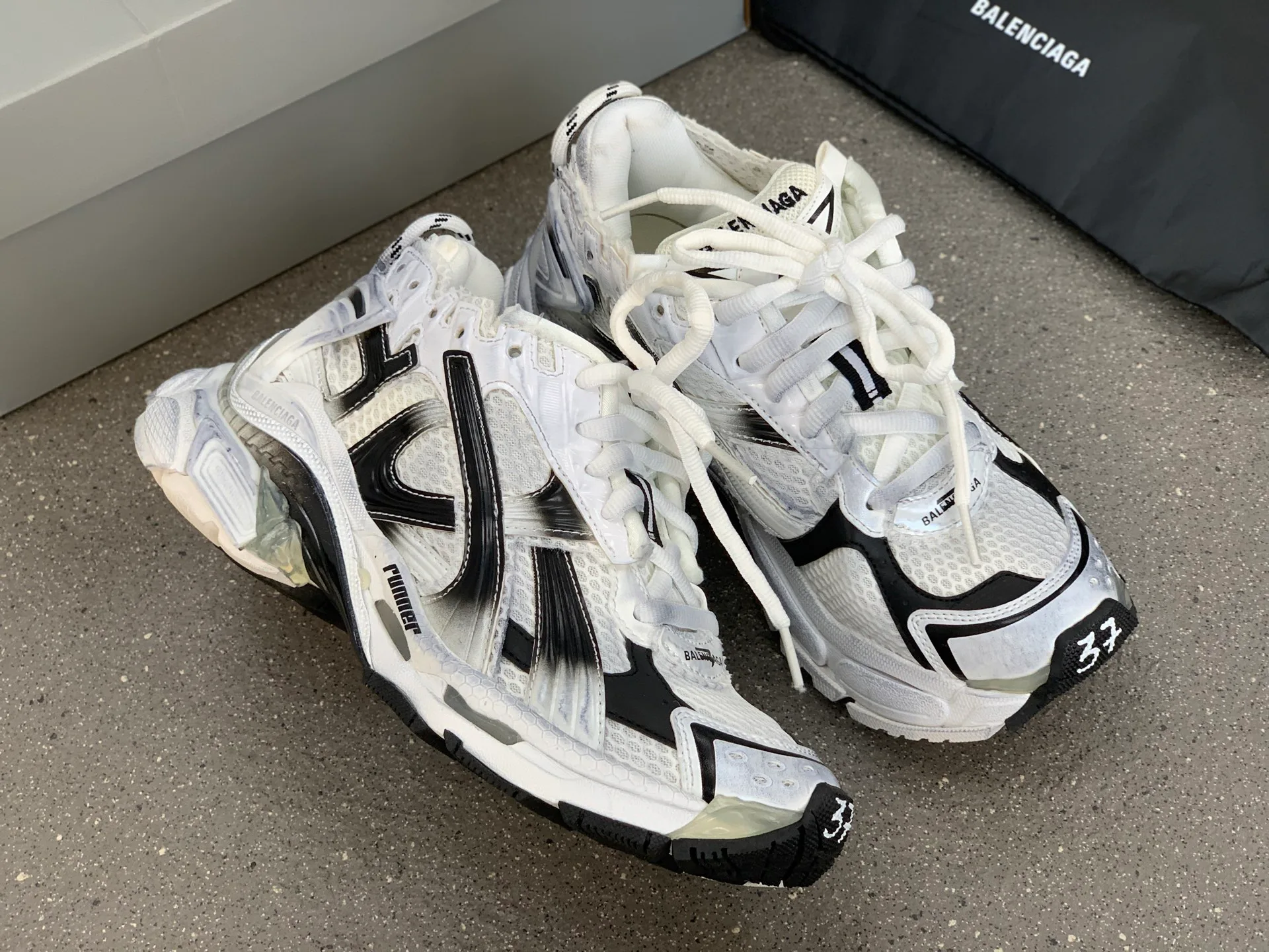 Кроссовки Женские Balenciaga 11568355