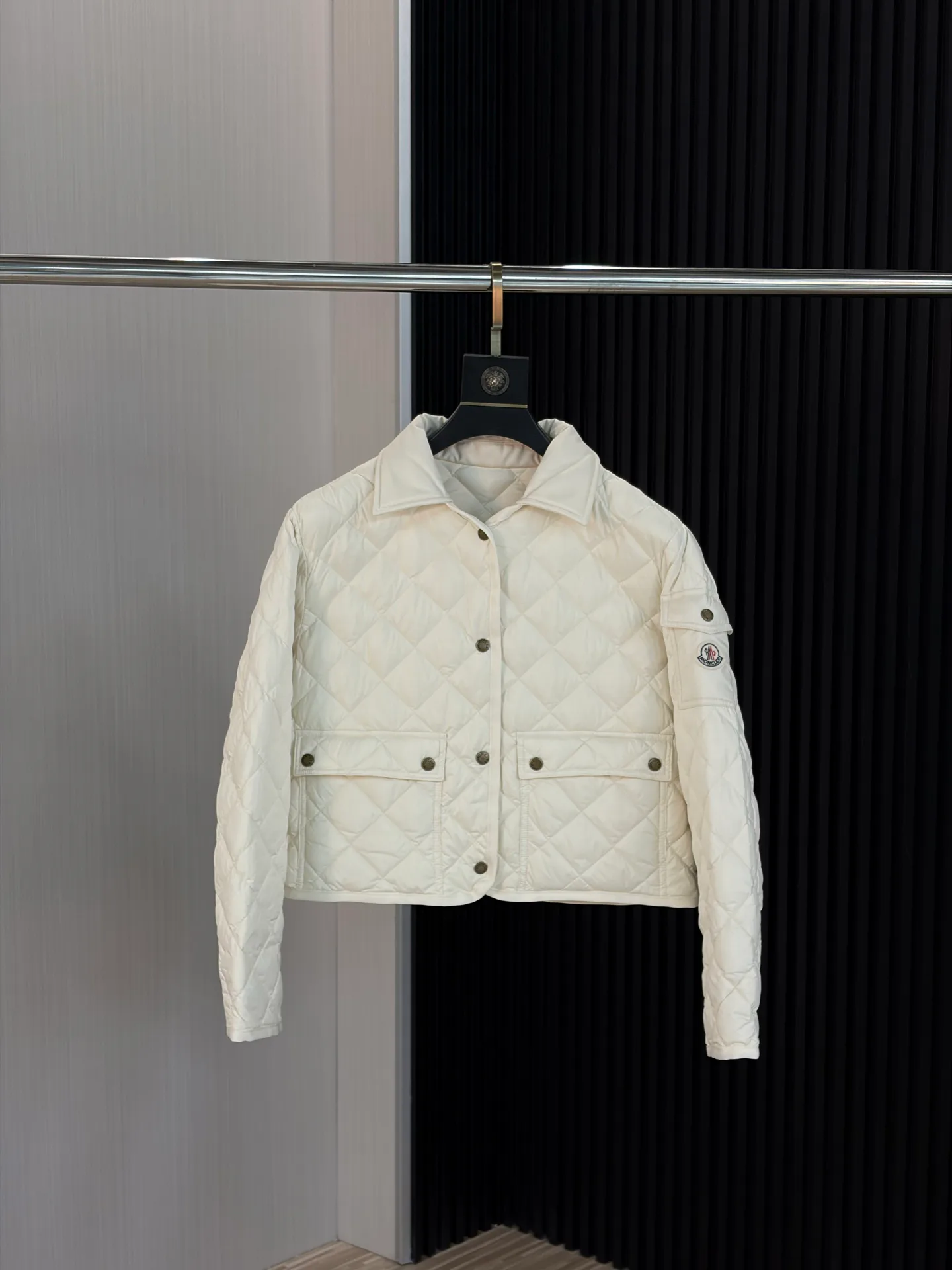 Куртки И Пуховики Женские Moncler 18600021