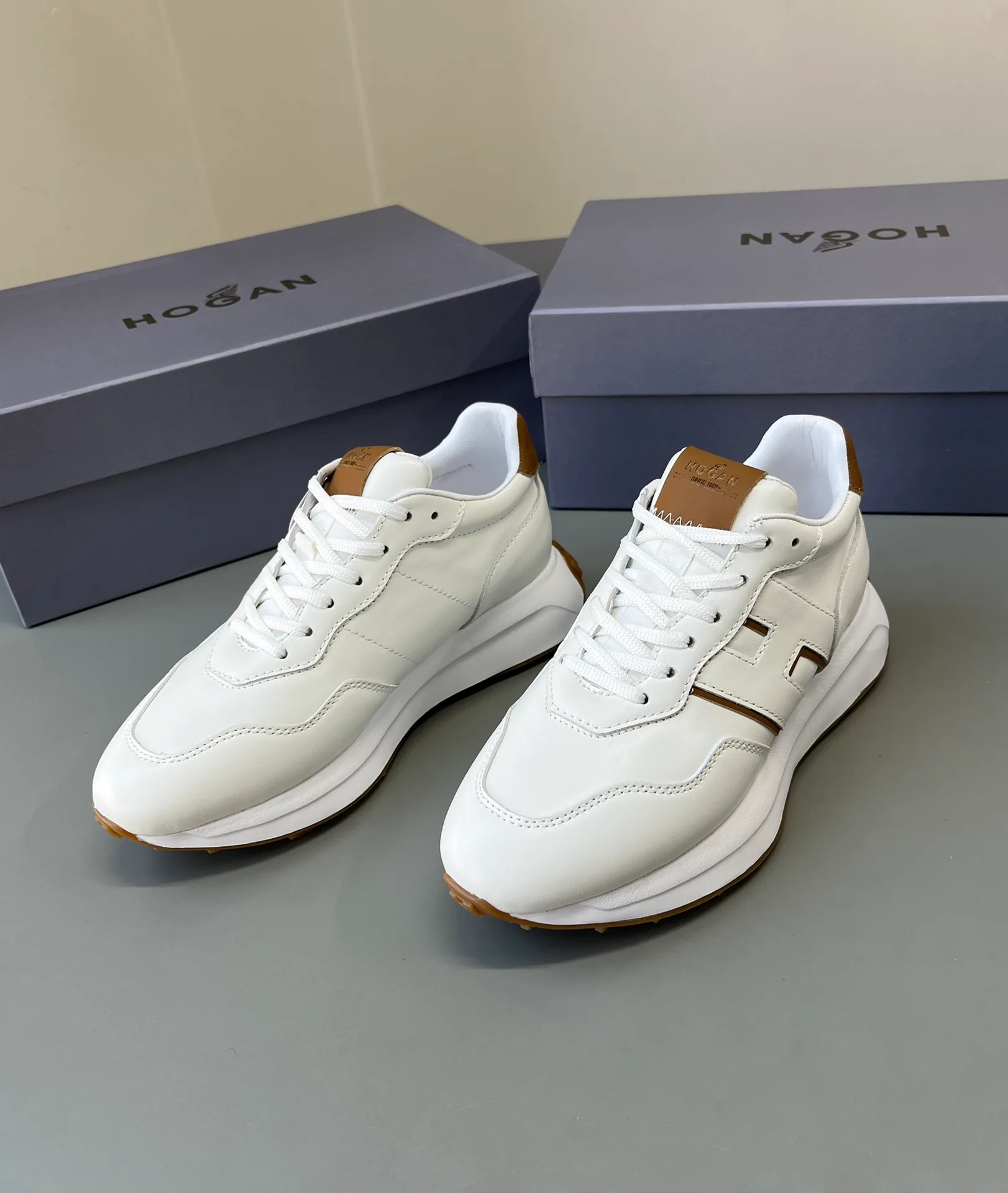 Кроссовки Женские Hogan 12629892