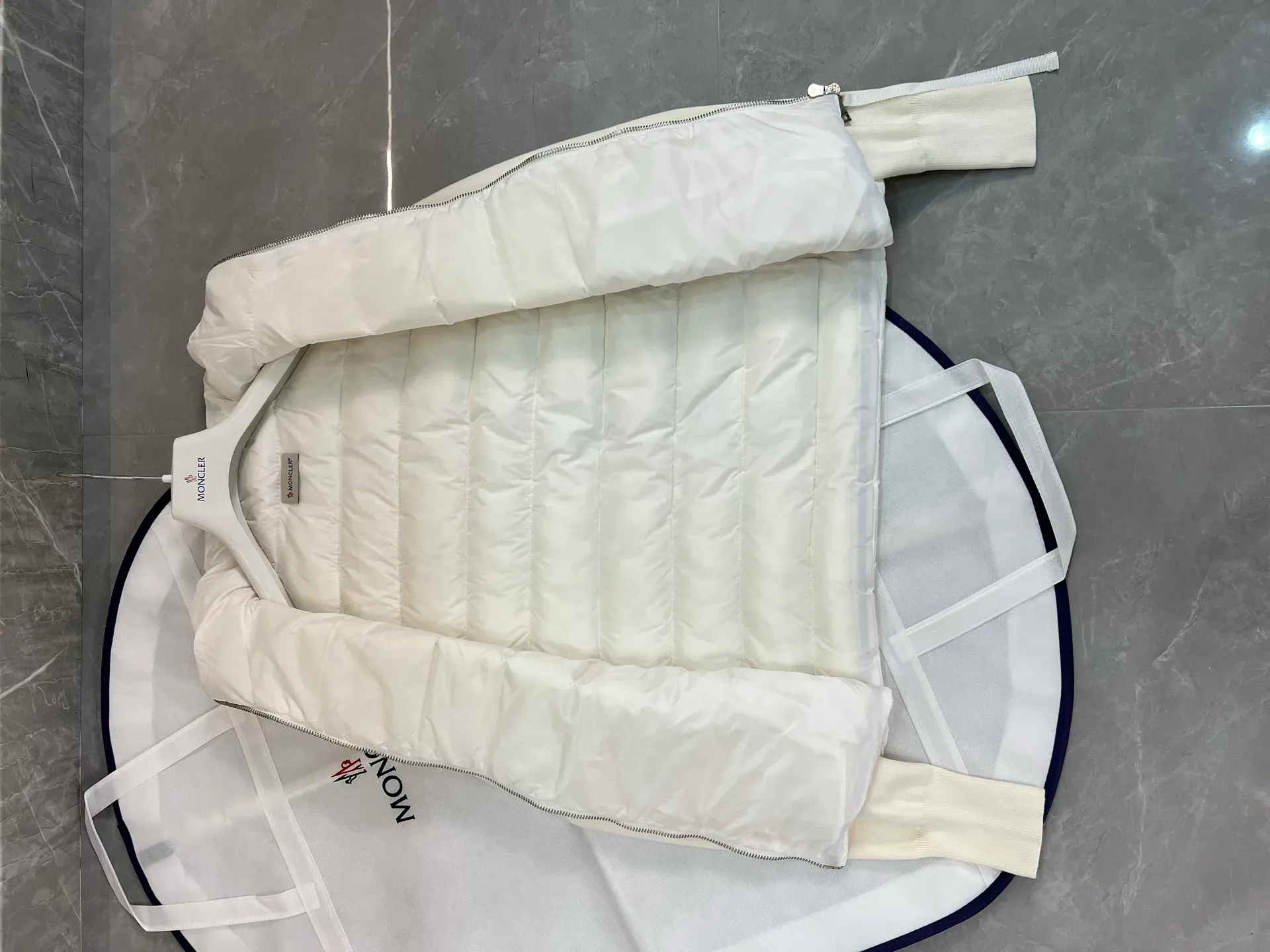 Куртки И Пуховики Женские Moncler 1845682