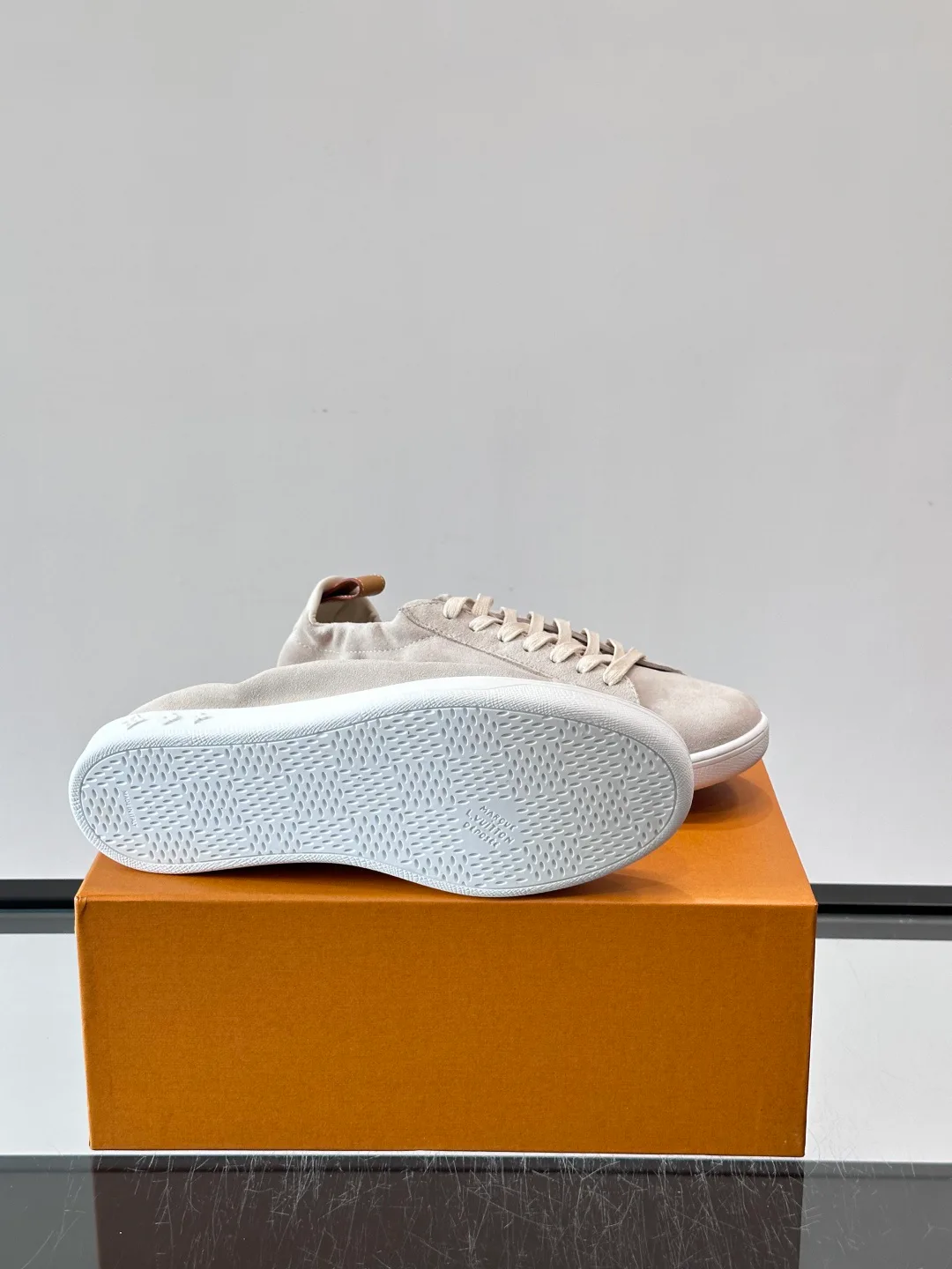 Кроссовки Мужские Louis Vuitton 18263695