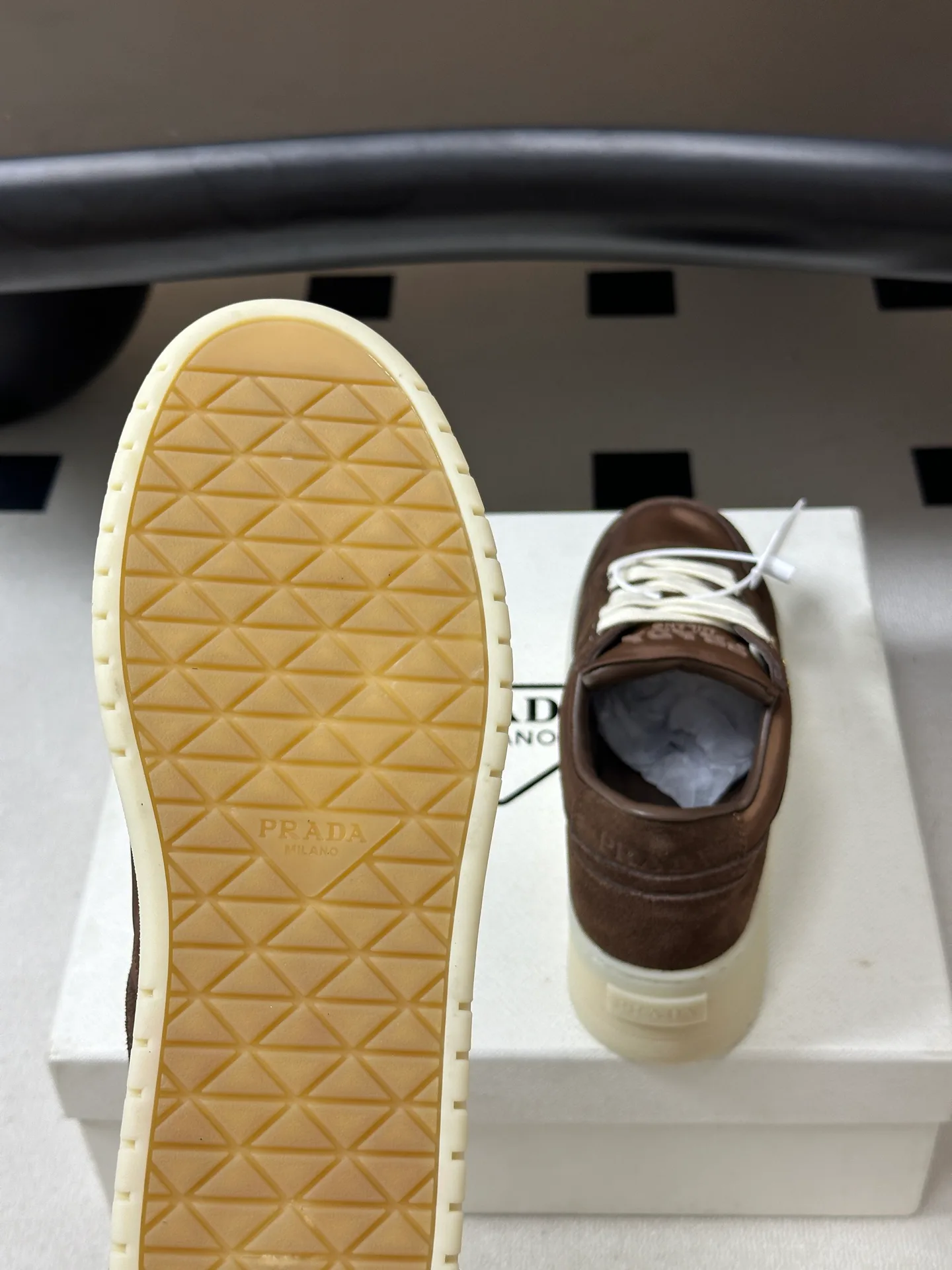 Кроссовки Женские Prada 18041555