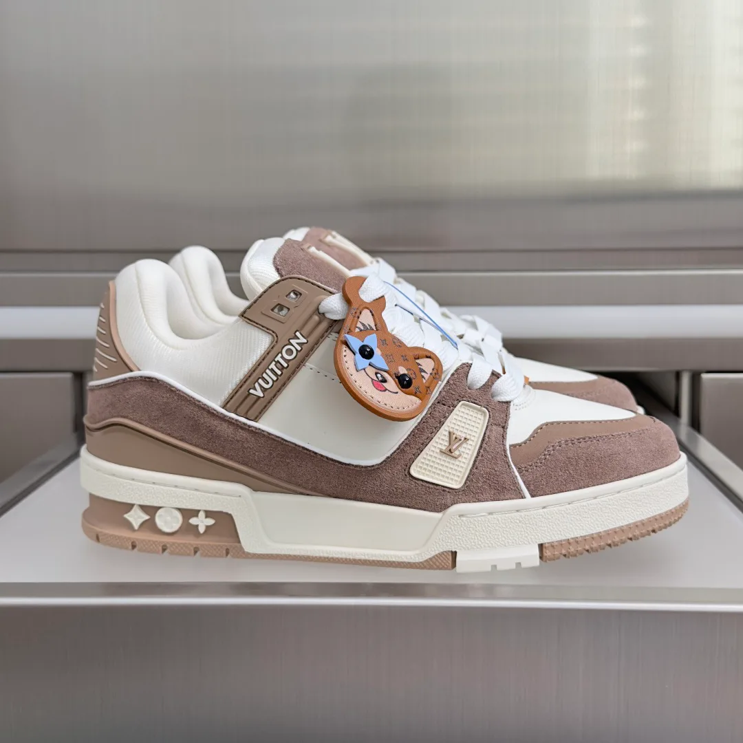 Кроссовки Женские Louis Vuitton 17950308