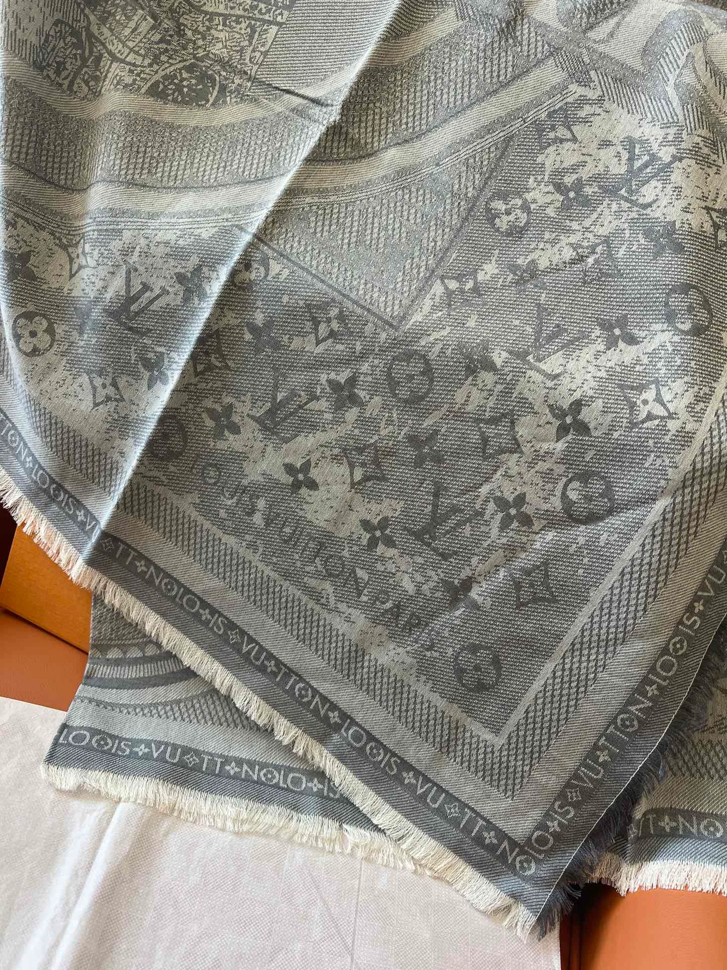 Платки Louis Vuitton 11613584