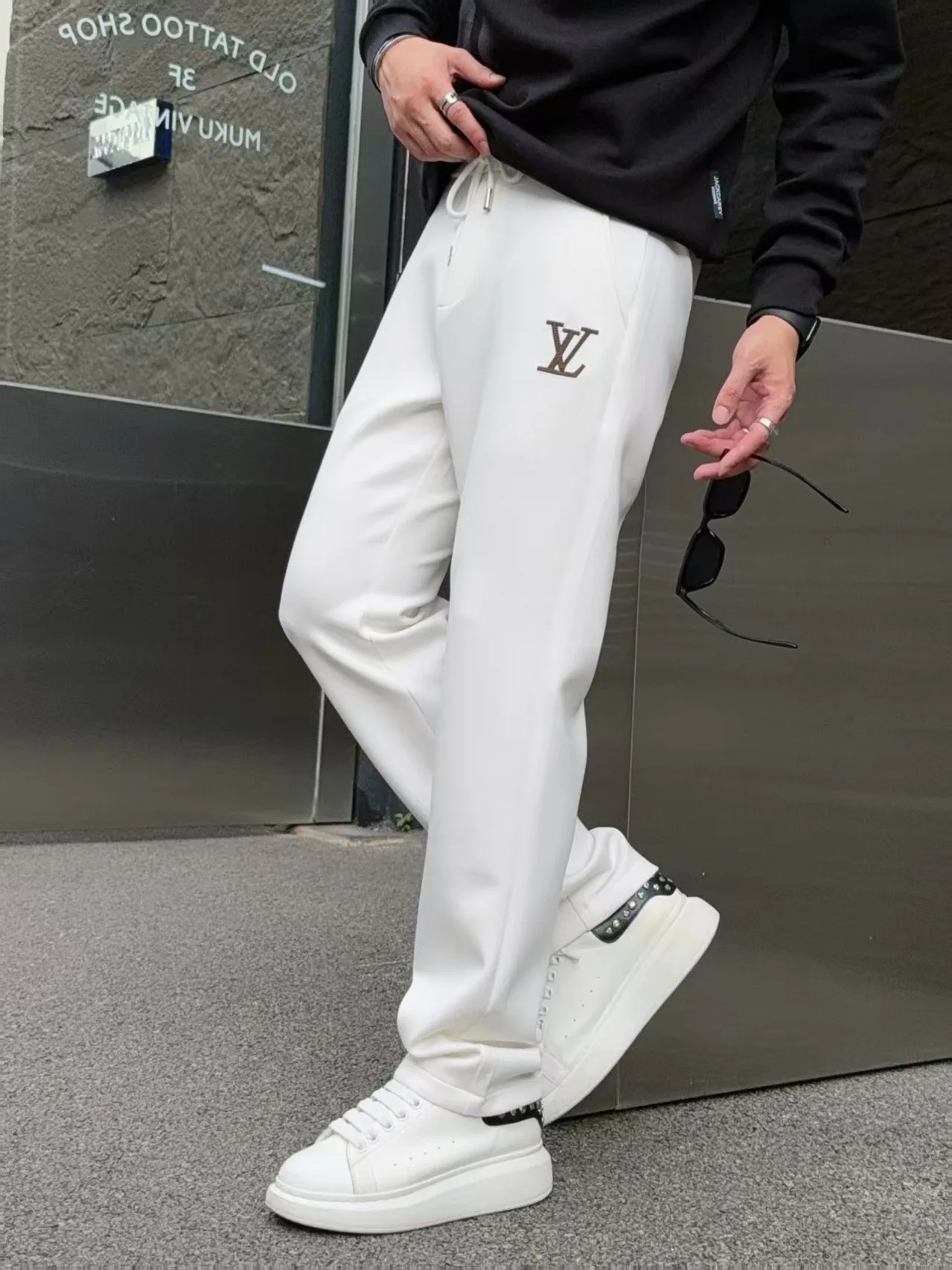 Брюки Женские Louis Vuitton 18178461