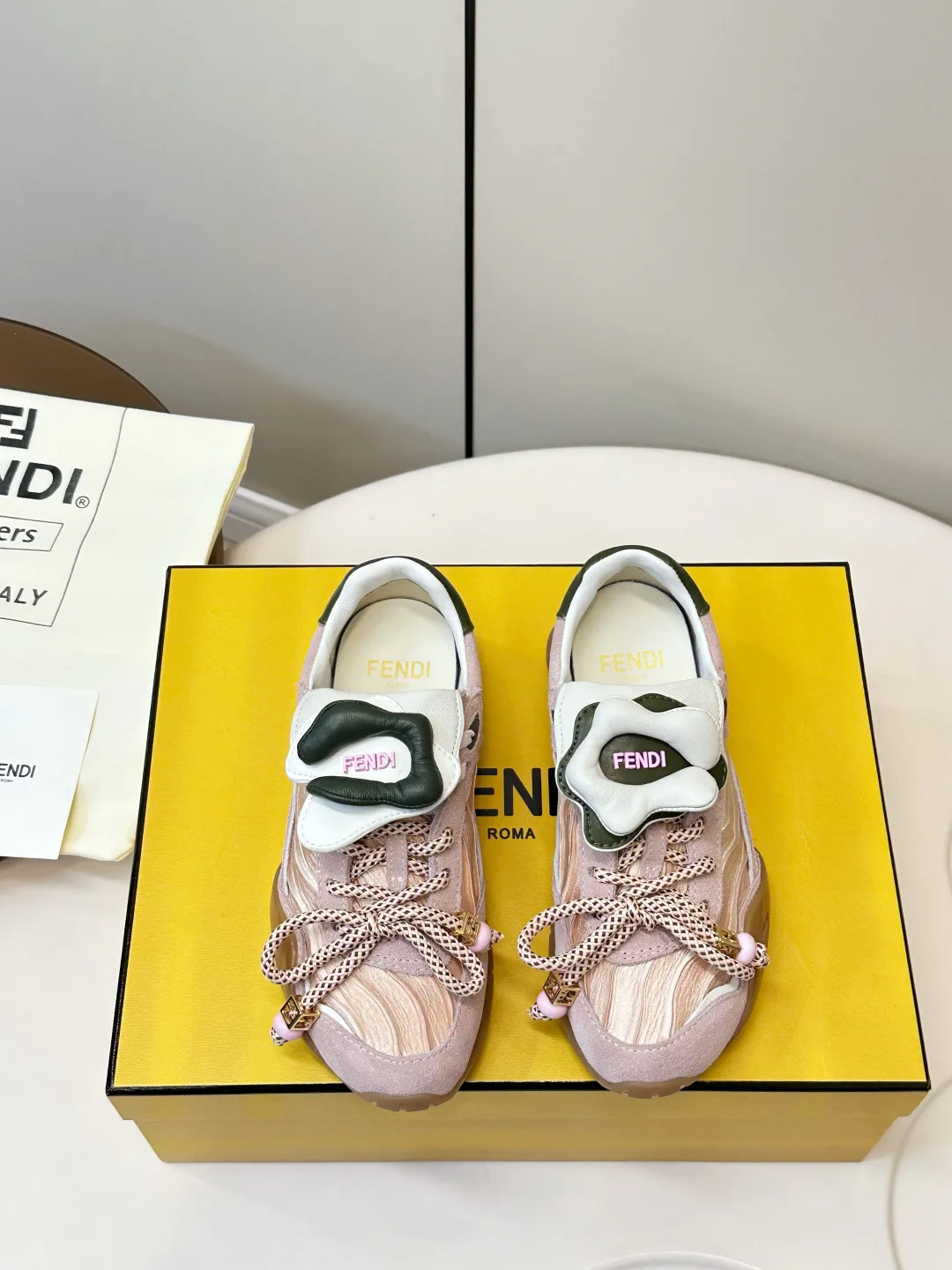 Кроссовки Женские Fendi 12835316