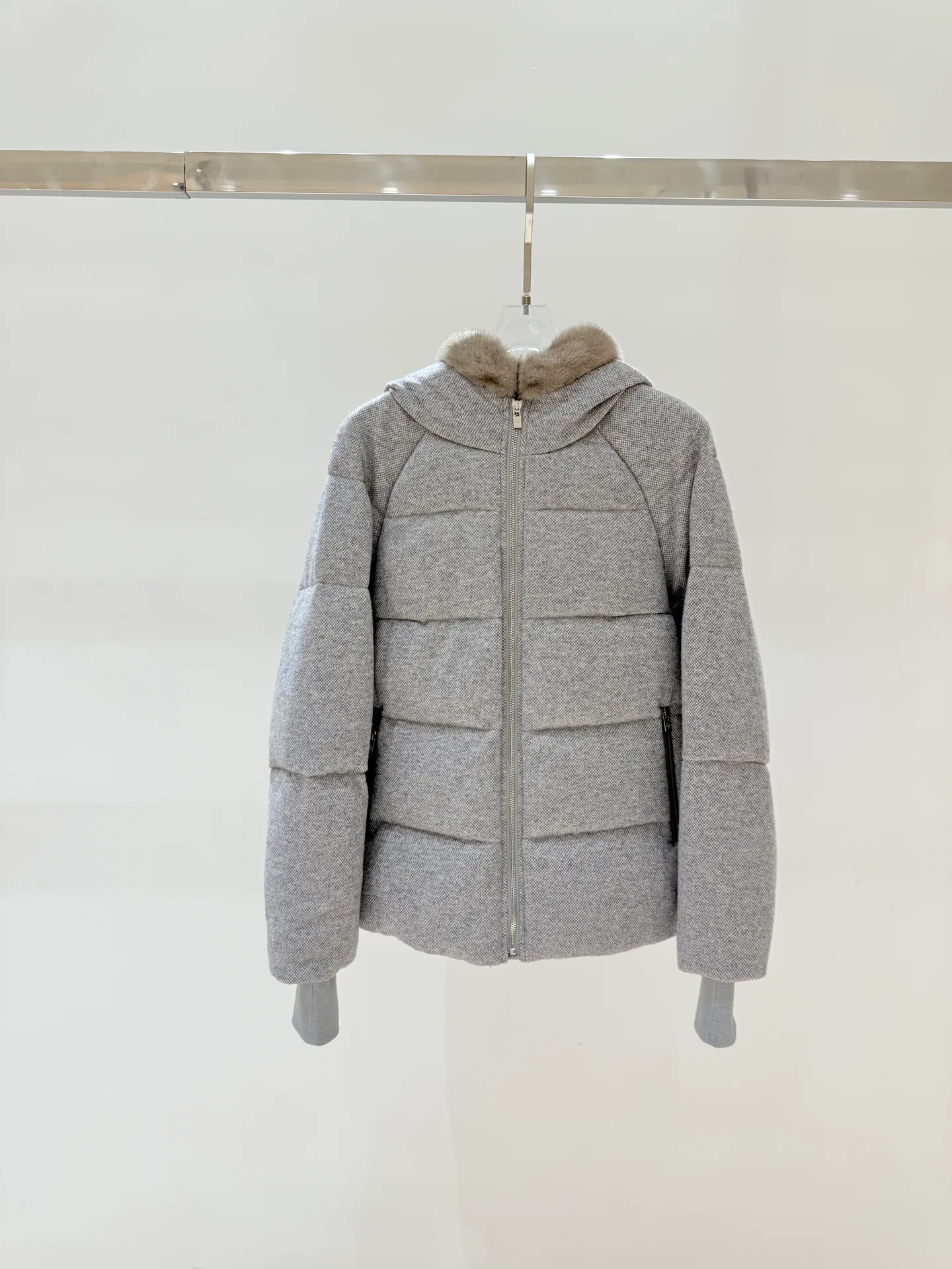Куртки И Пуховики Женские Loro Piana 18082724