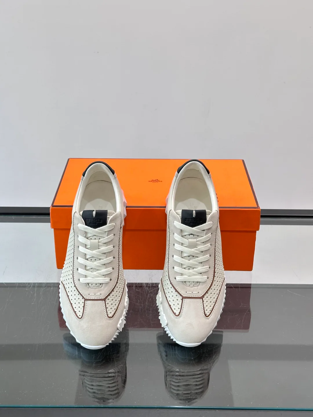 Кроссовки Женские Hermes 18118574