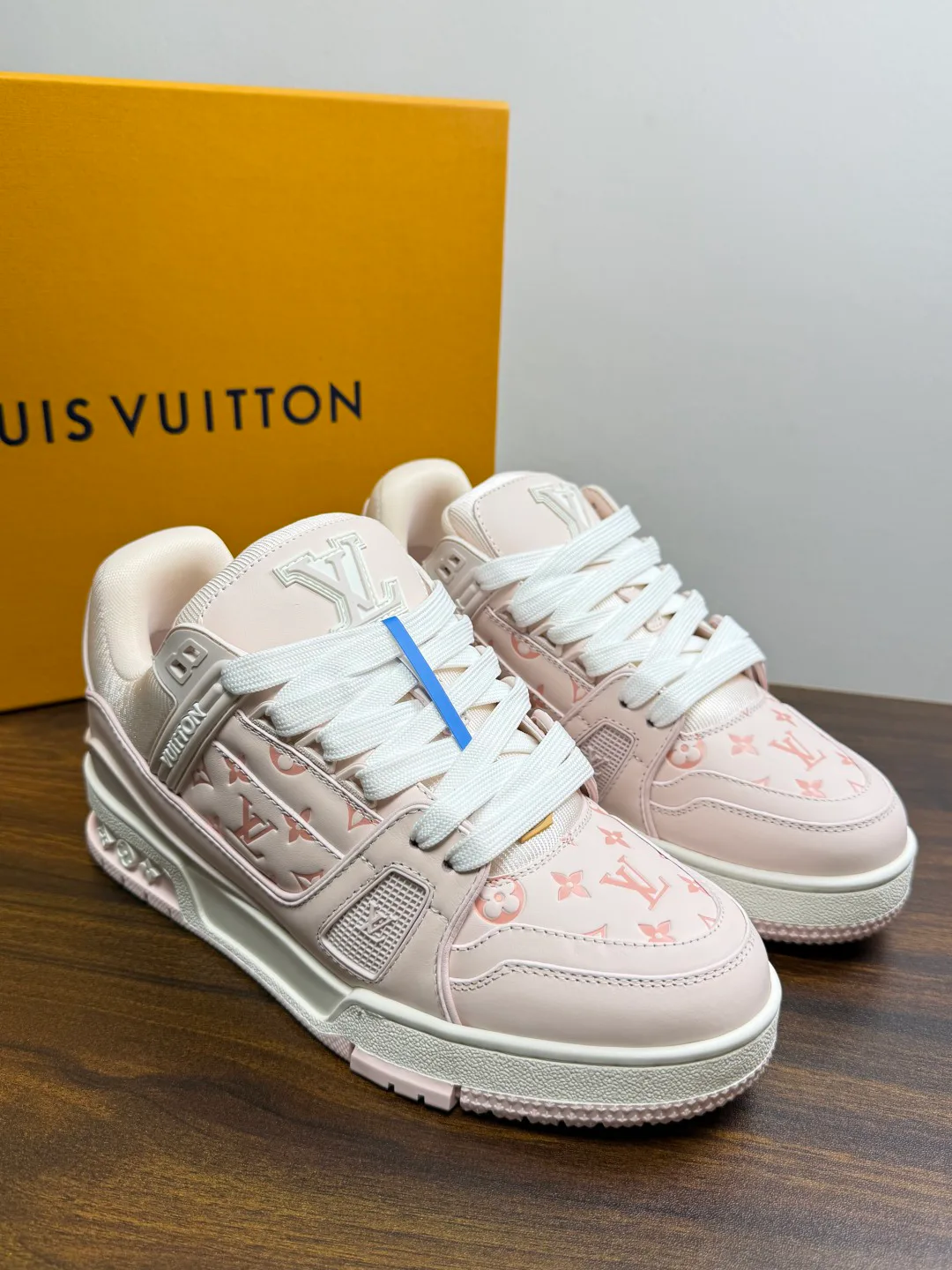 Кроссовки Женские Louis Vuitton 20143403