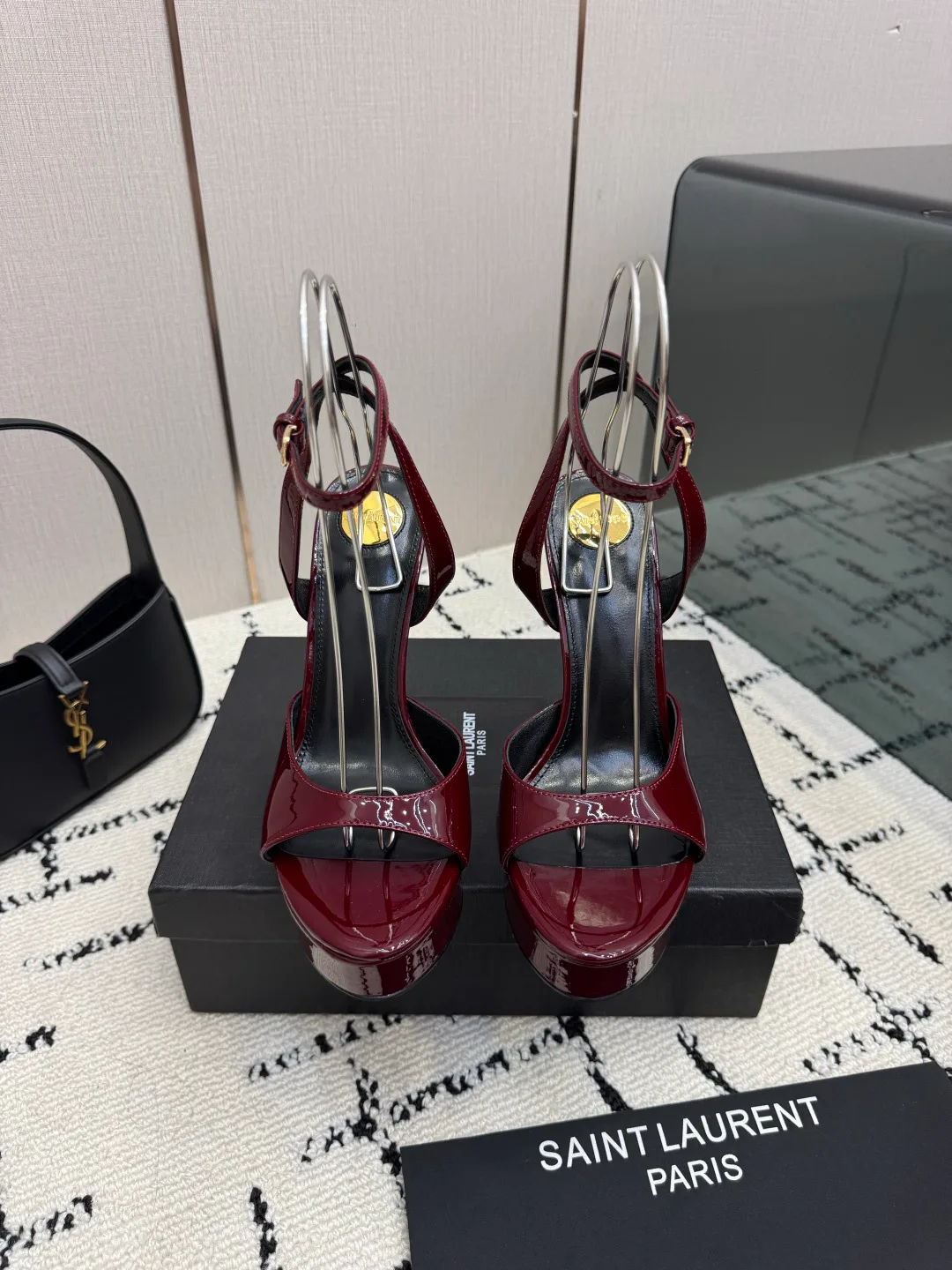 Босоножки Женские Saint Laurent 18049023