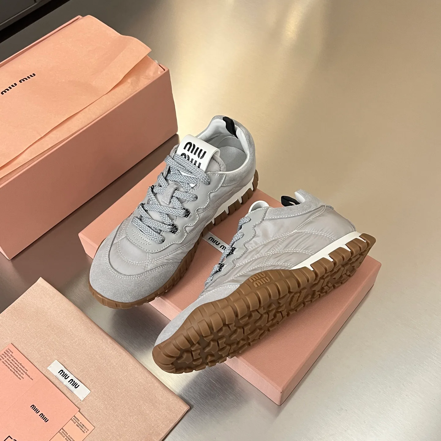 Кроссовки Женские Miu Miu 17968640