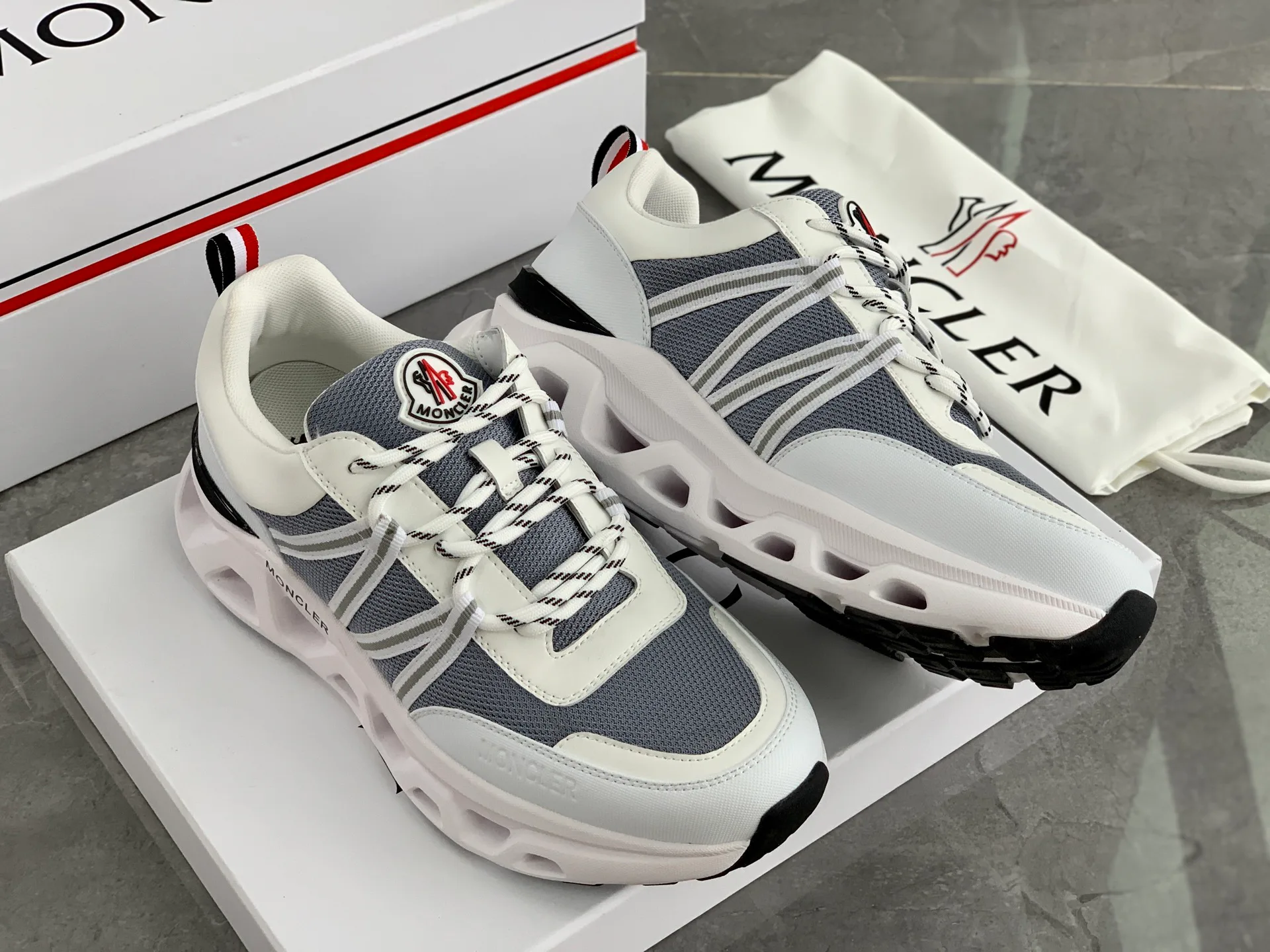 Кроссовки Женские Moncler 228624