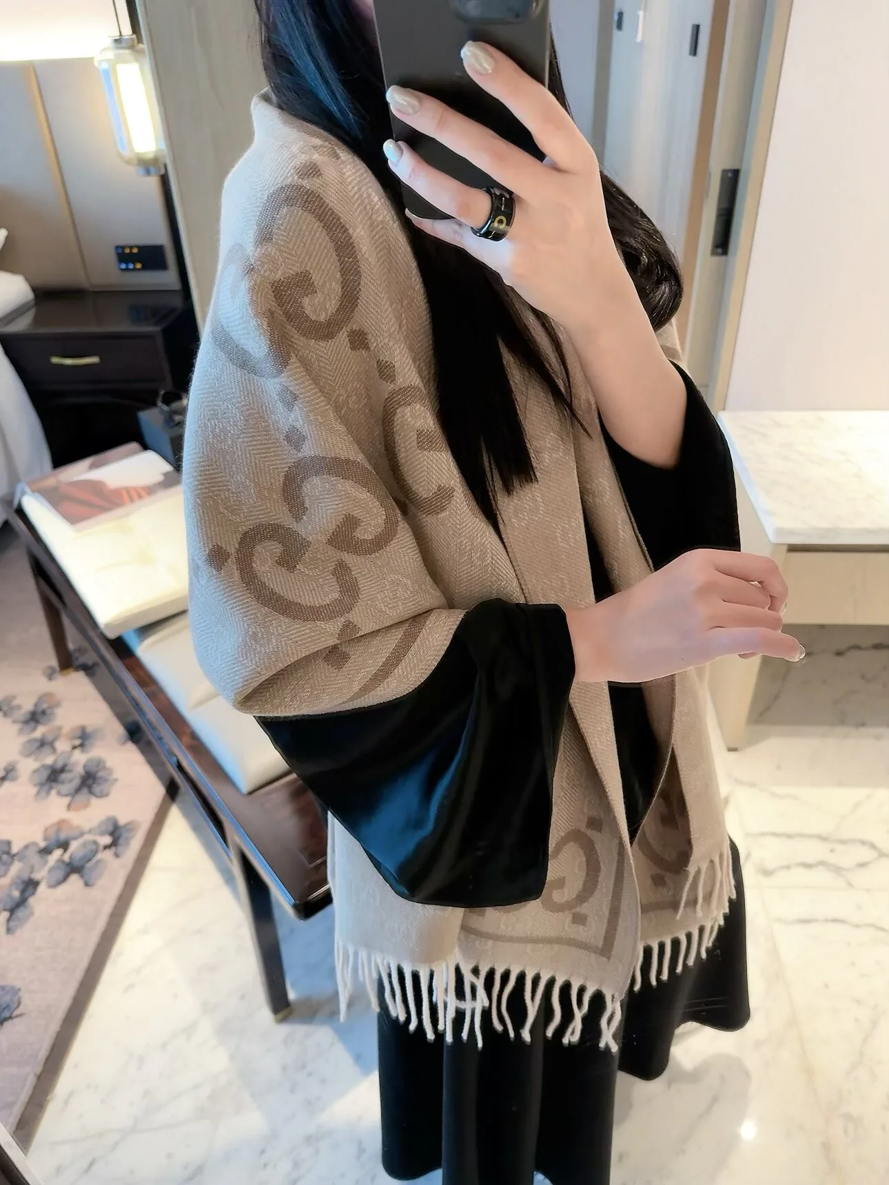 Шарфы Gucci 18598272
