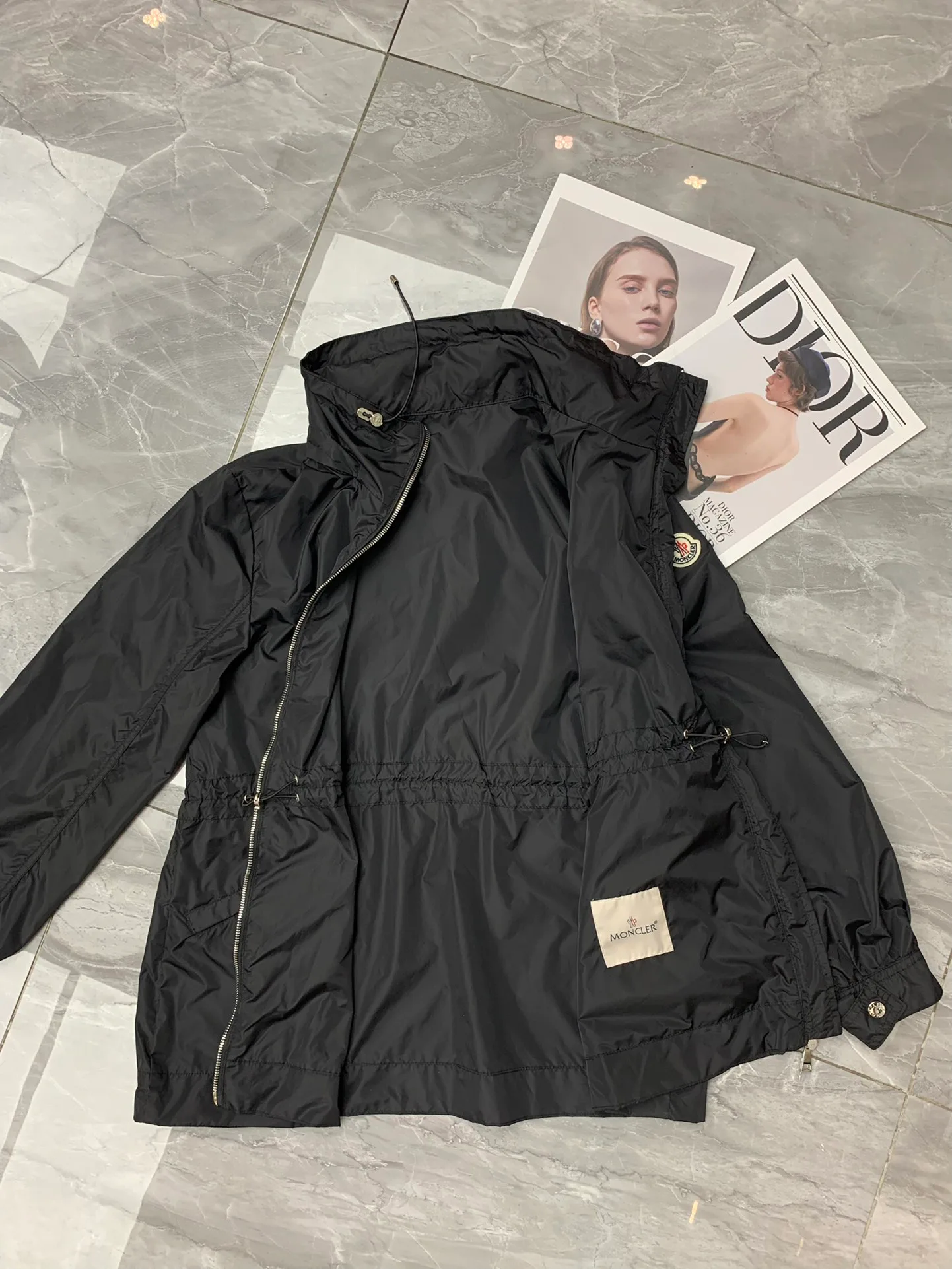 Куртки И Пуховики Женские Moncler 11537552