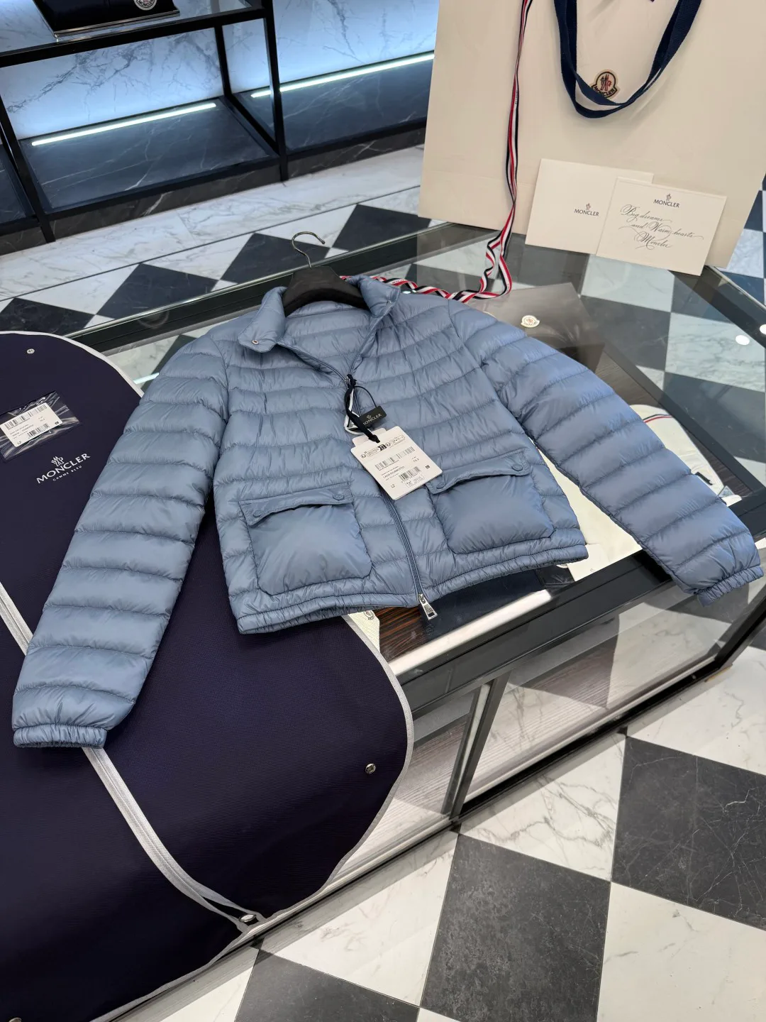 Куртки И Пуховики Женские Moncler 18989598