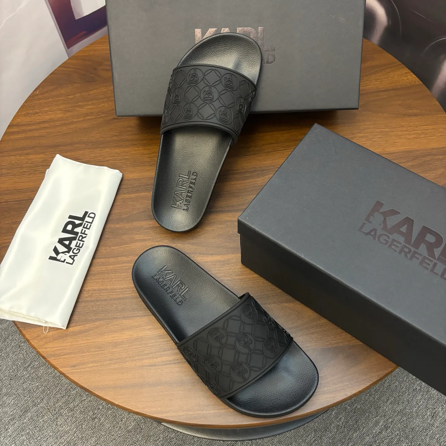 Шлепанцы Женские Karl Lagerfeld 11001530