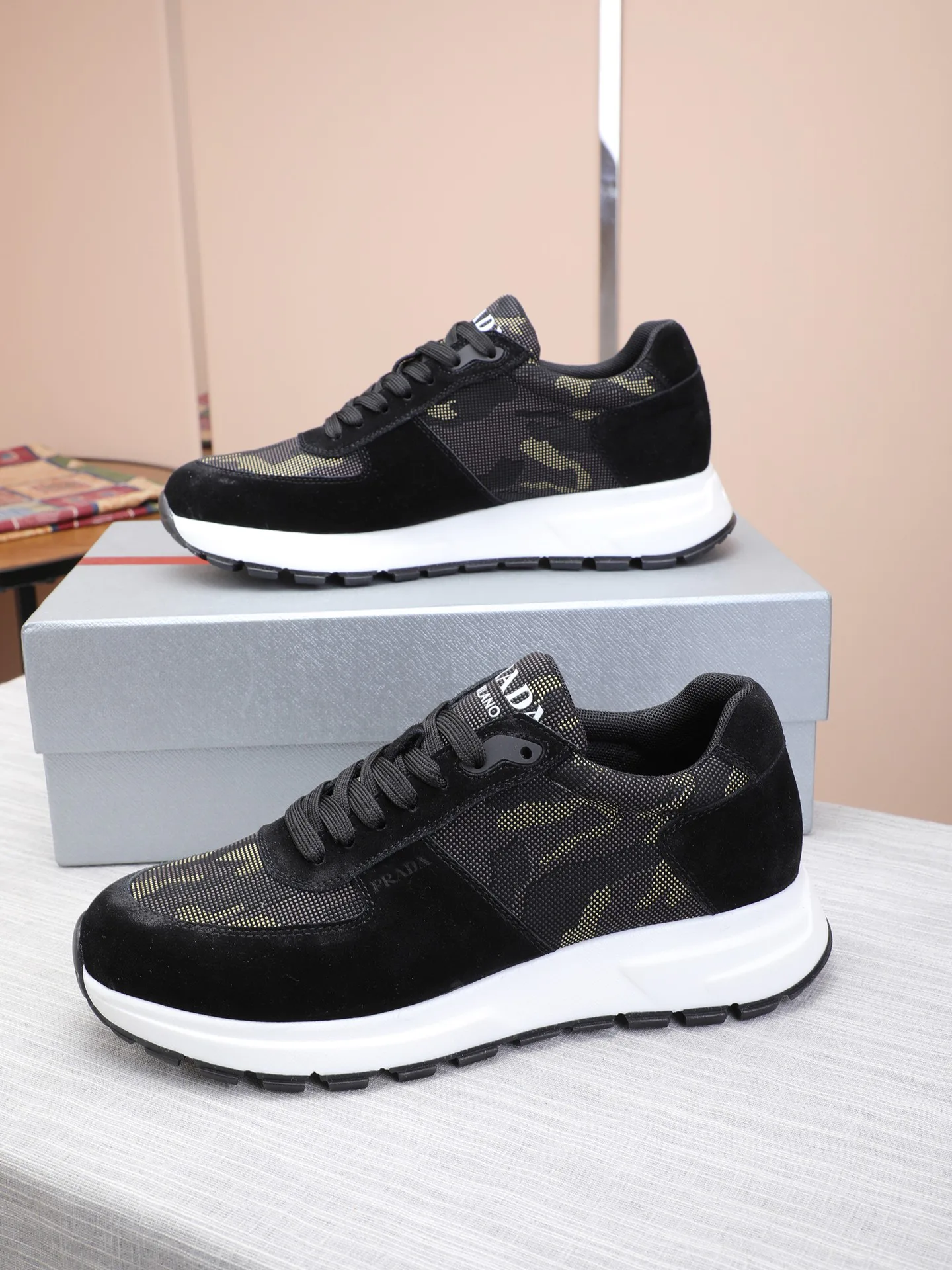 Кроссовки Мужские Prada 10844554