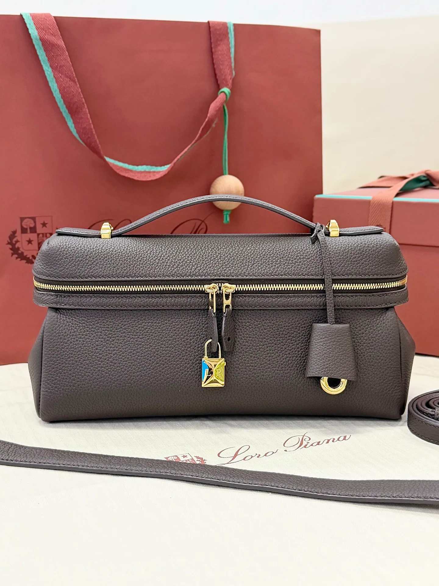 Классические Сумки Женские Loro Piana 17692349
