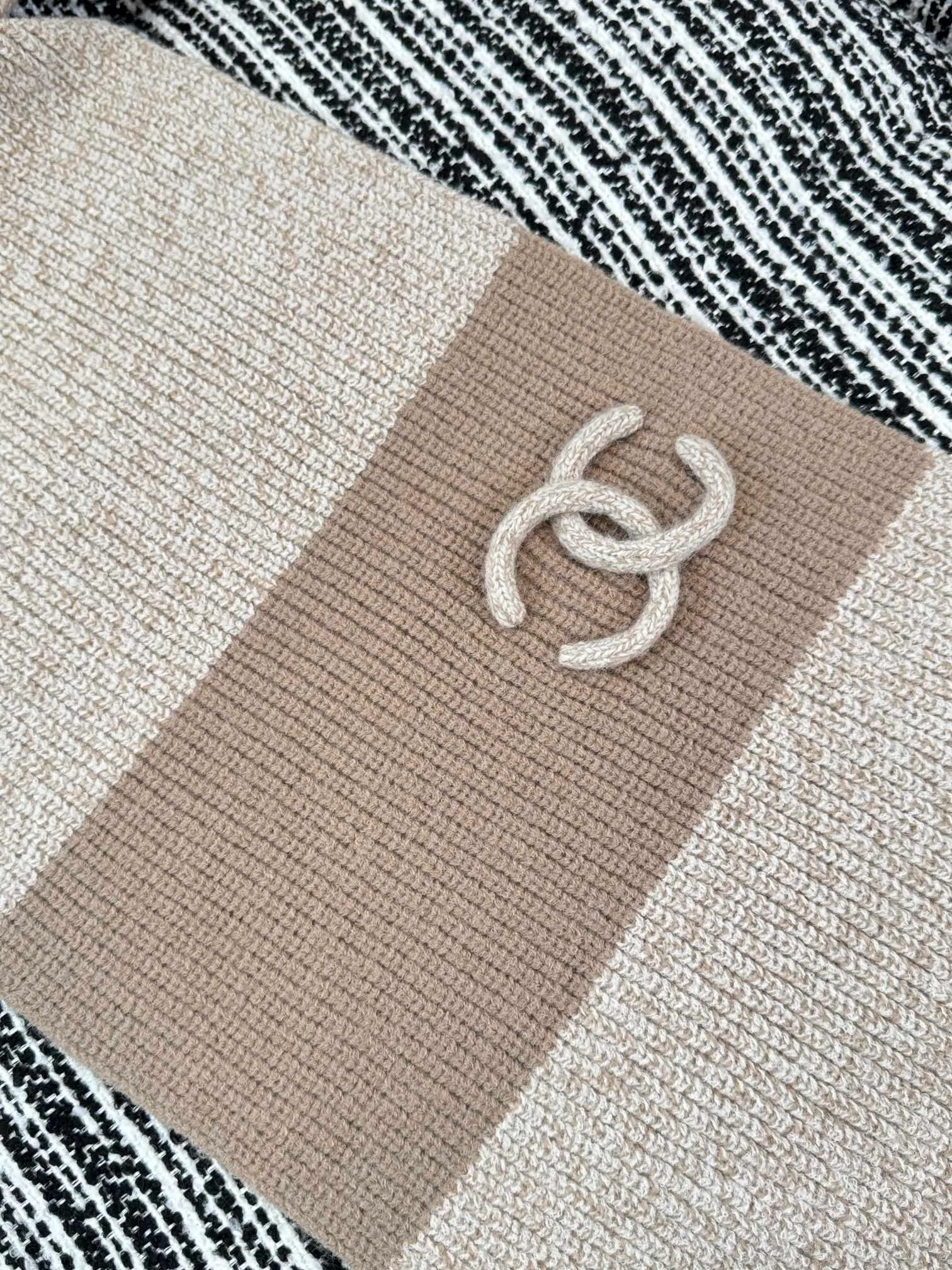 Шарфы Chanel 17992829
