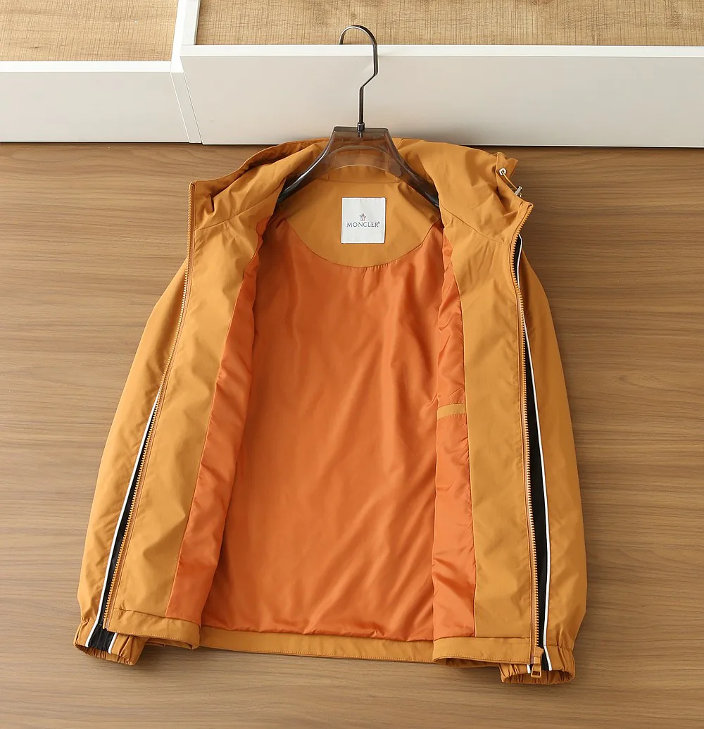 Куртки И Пуховики Мужские Moncler 11240468