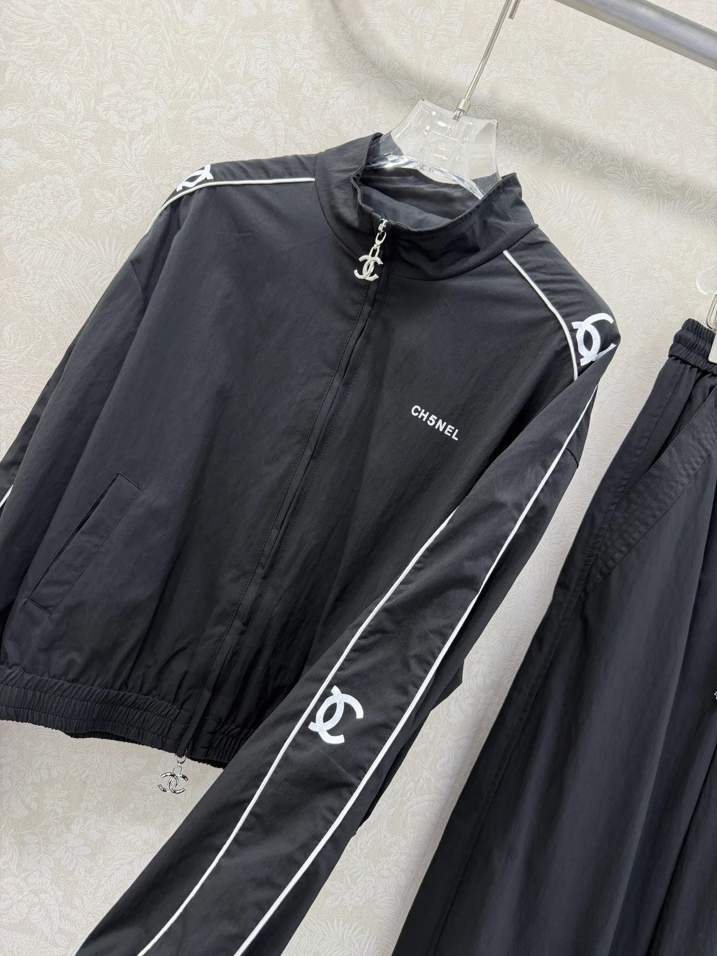 Костюмы Женские Chanel 10268036