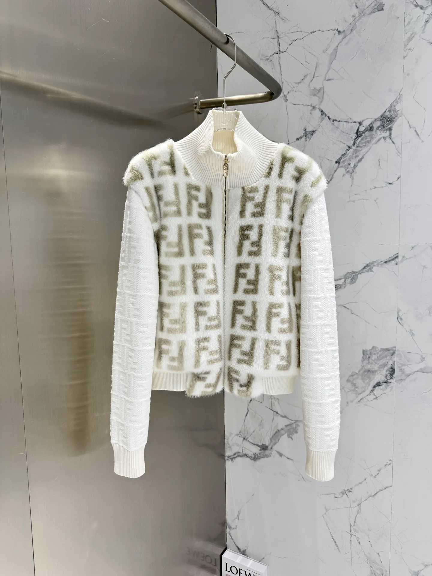 Куртки И Пуховики Женские Fendi 785684