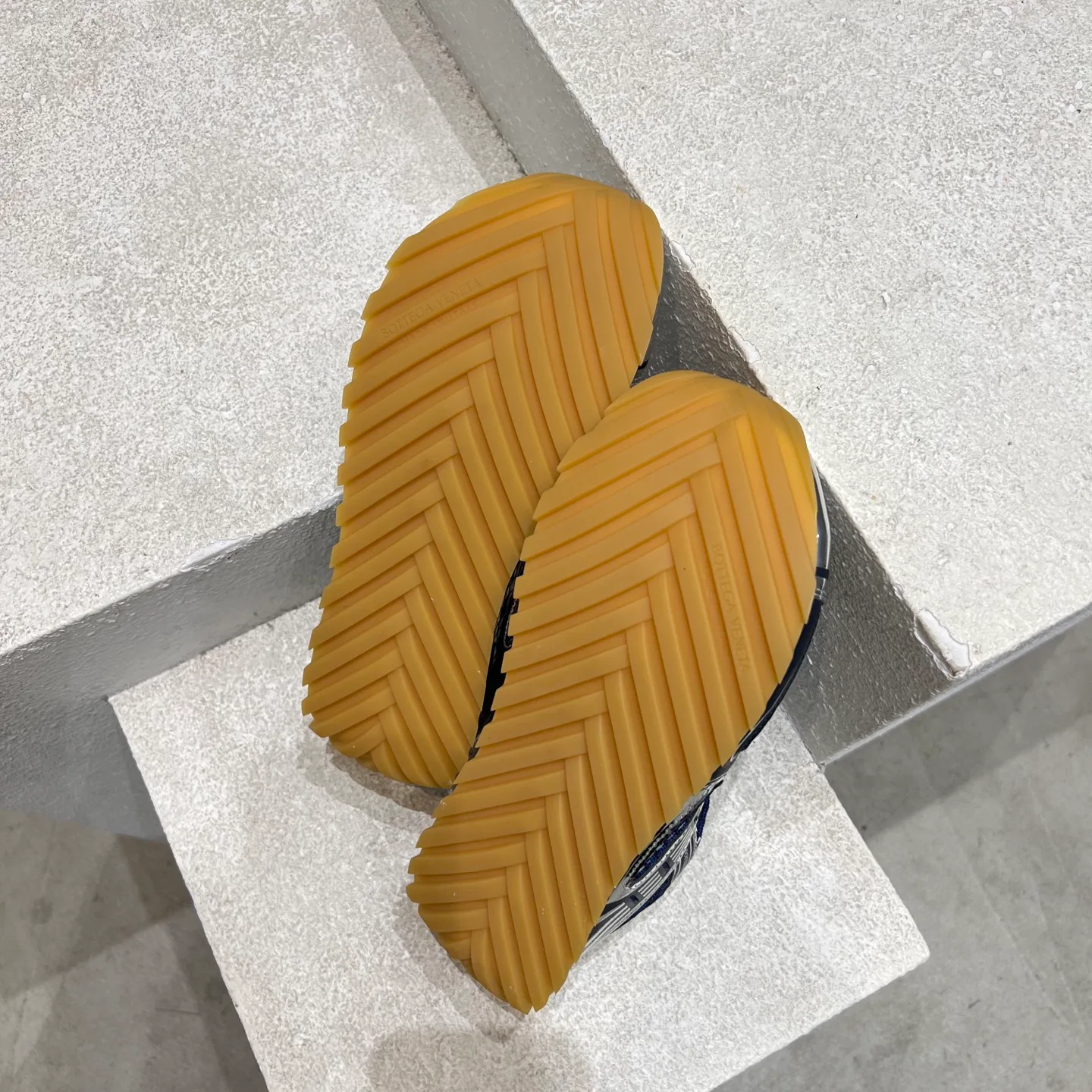 Кроссовки Женские Bottega Veneta 11565926