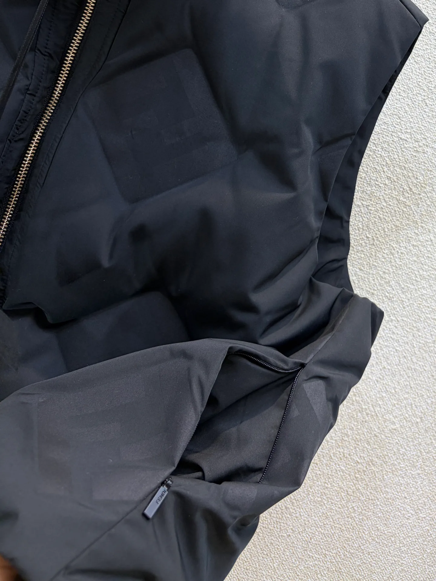 Жилеты Женские Fendi 18605873