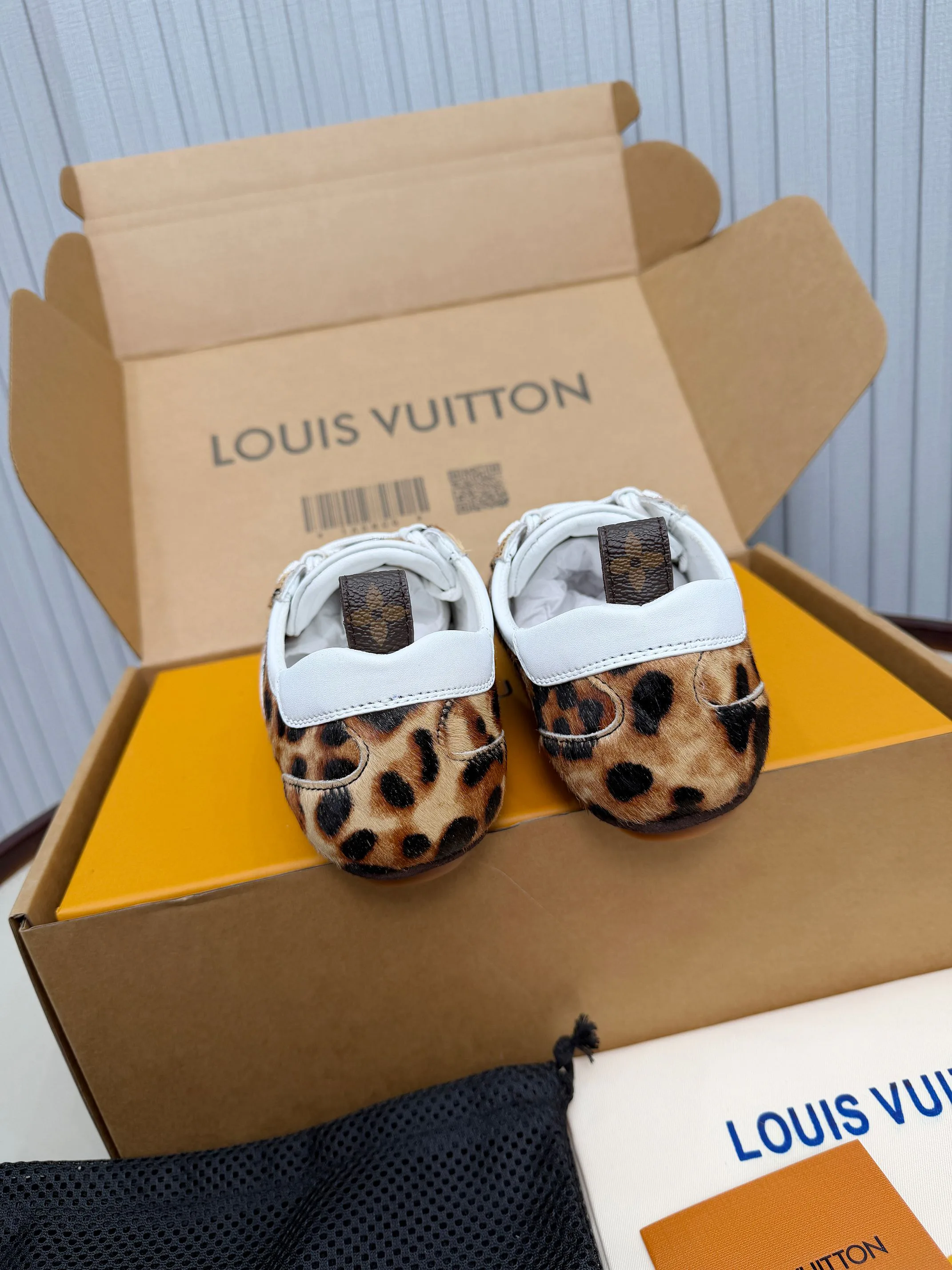 Кроссовки Женские Louis Vuitton 11250654