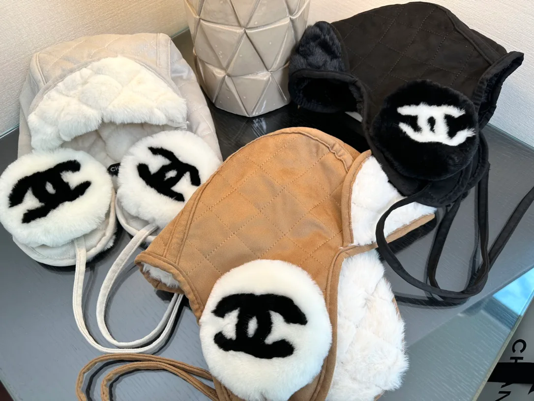 Головные Уборы Chanel 18347637