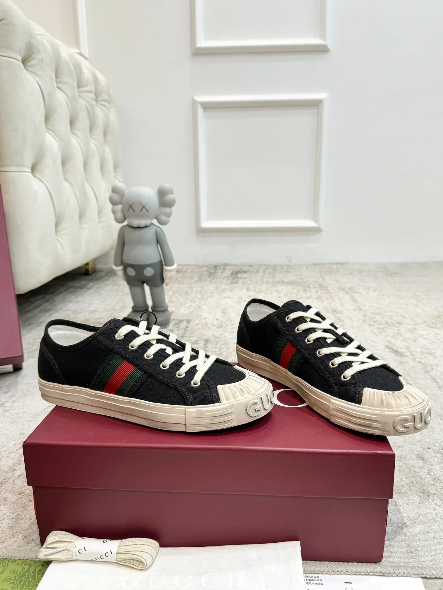 Кроссовки Женские Gucci 18139048