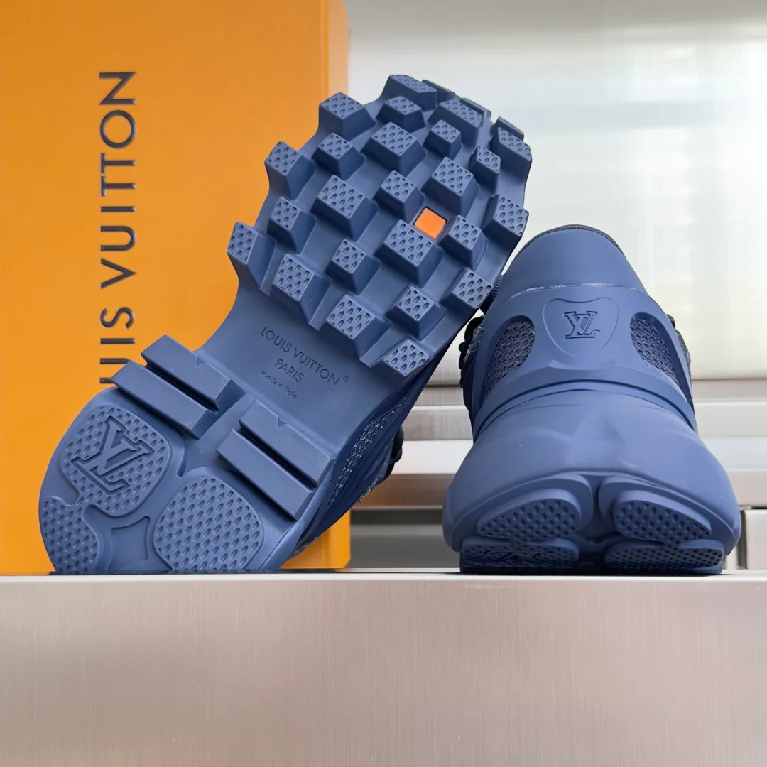 Кроссовки Женские Louis Vuitton 17950397