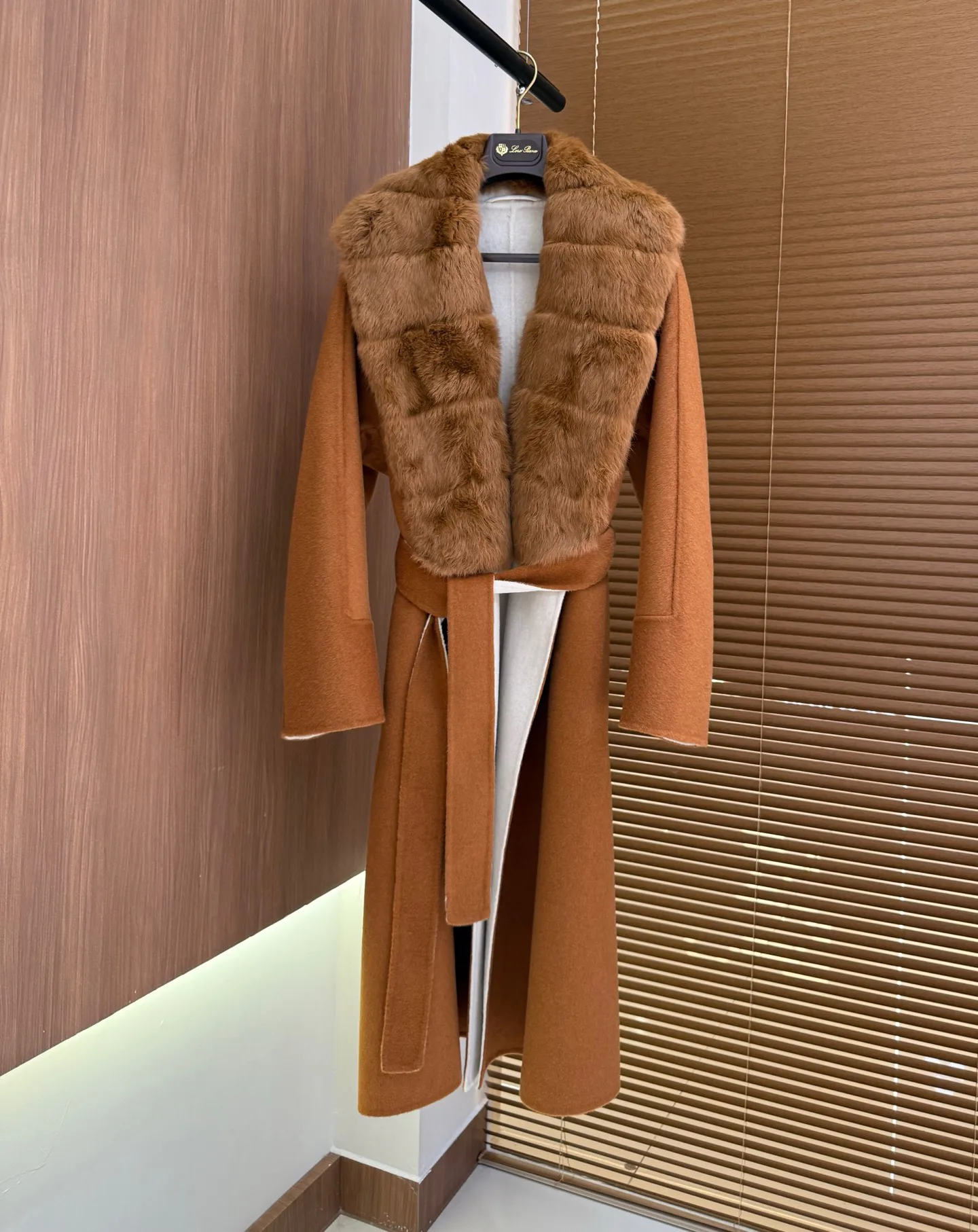 Пальто Женские Loro Piana 5602655